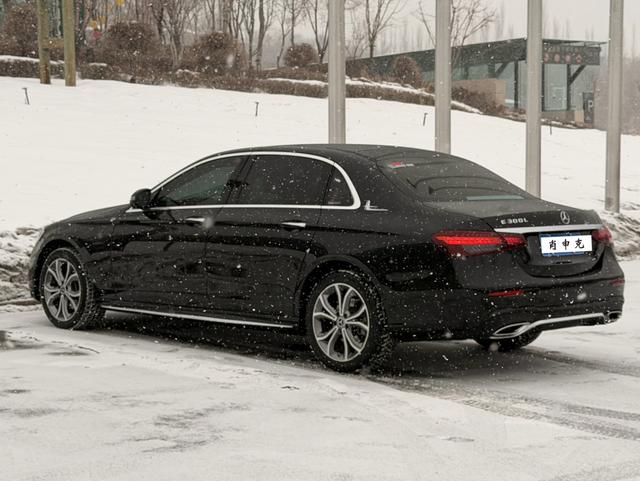 Mercedes-Benz 2022 car image #20