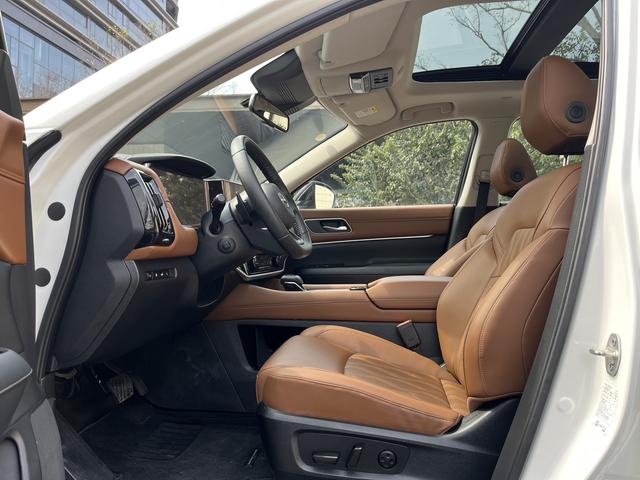 Nissan Pathfinder 2024 car image #20