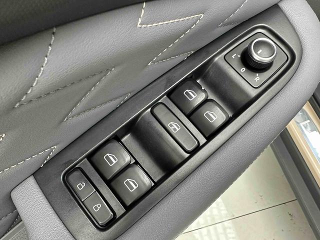 零跑汽车 零跑T03 2022 汽车图片 #20