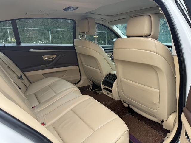 BMW 5 Series 2012 car image #20