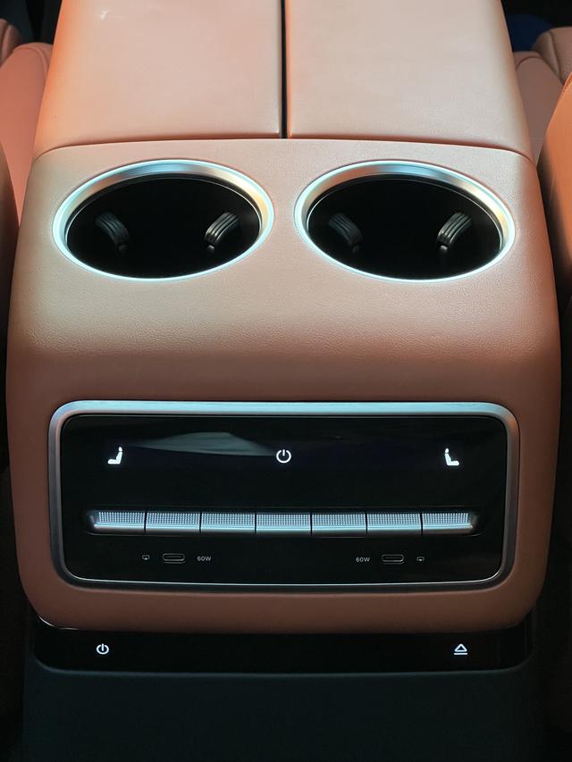 Li L9 2023 image de voiture #20