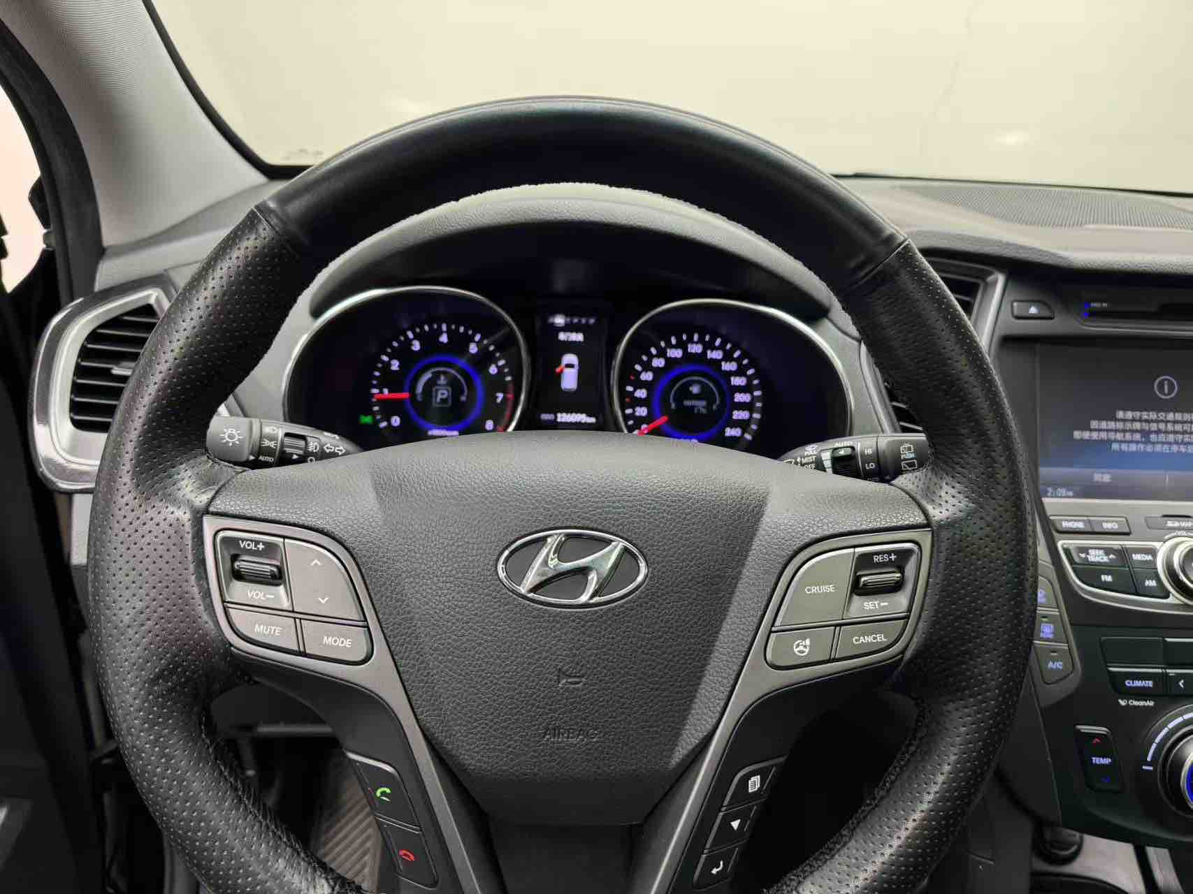 Hyundai Santa Fe (Imported) 2013 car image #20