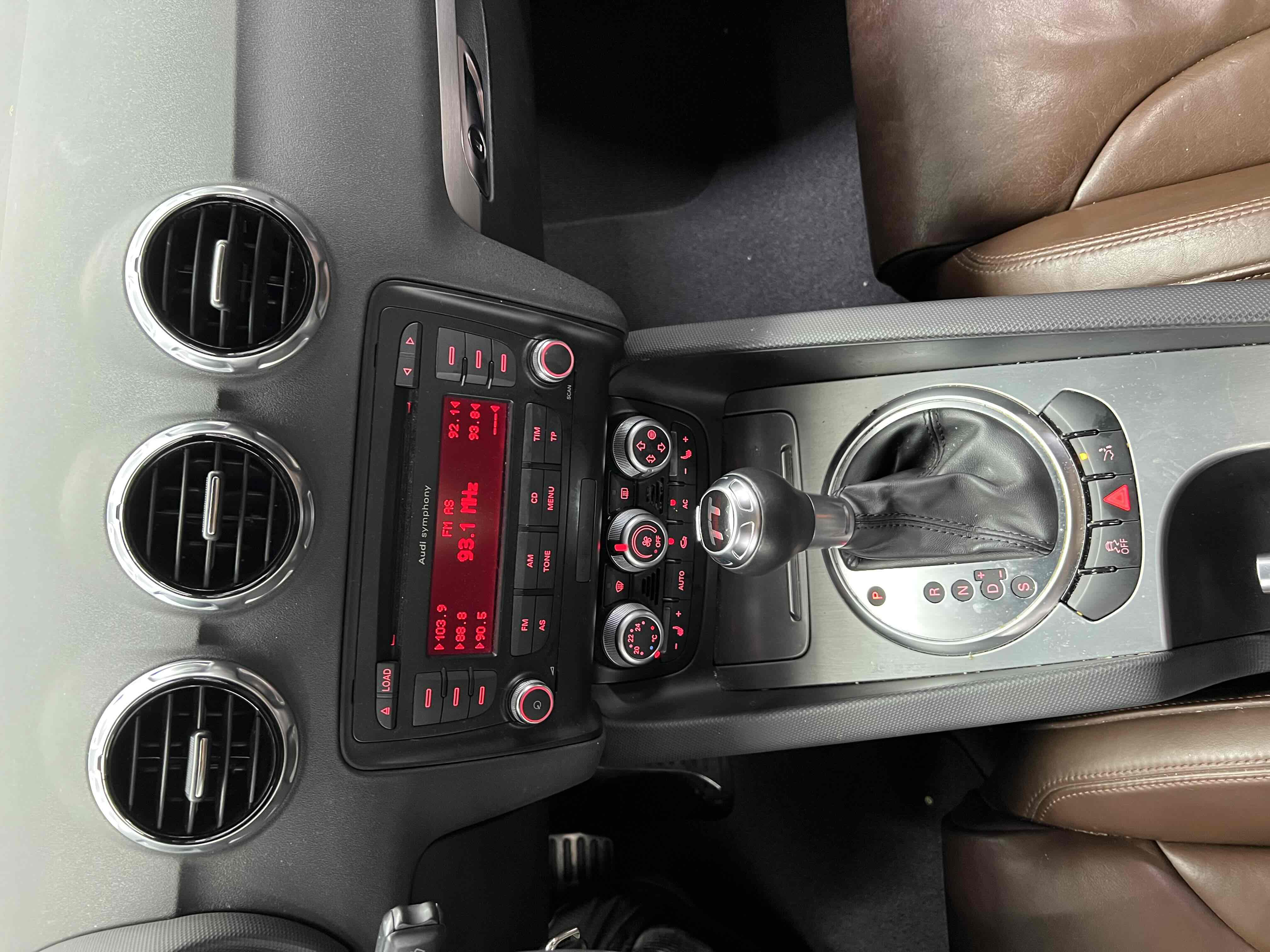 Audi TT 2012 #20 Audi TT 2012 car image #20