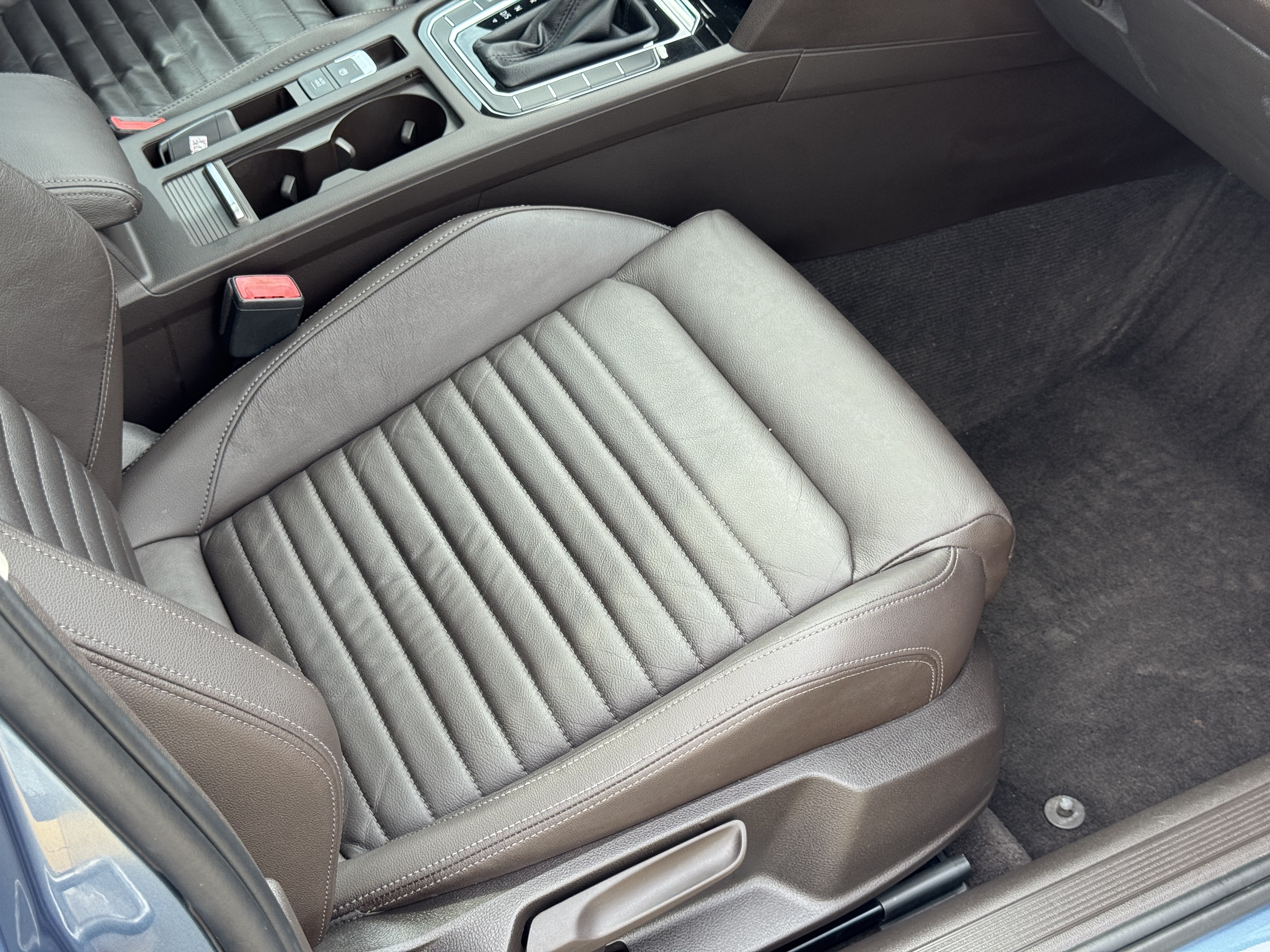 Volkswagen Passat Variant 2017 изображение автомобиля #20