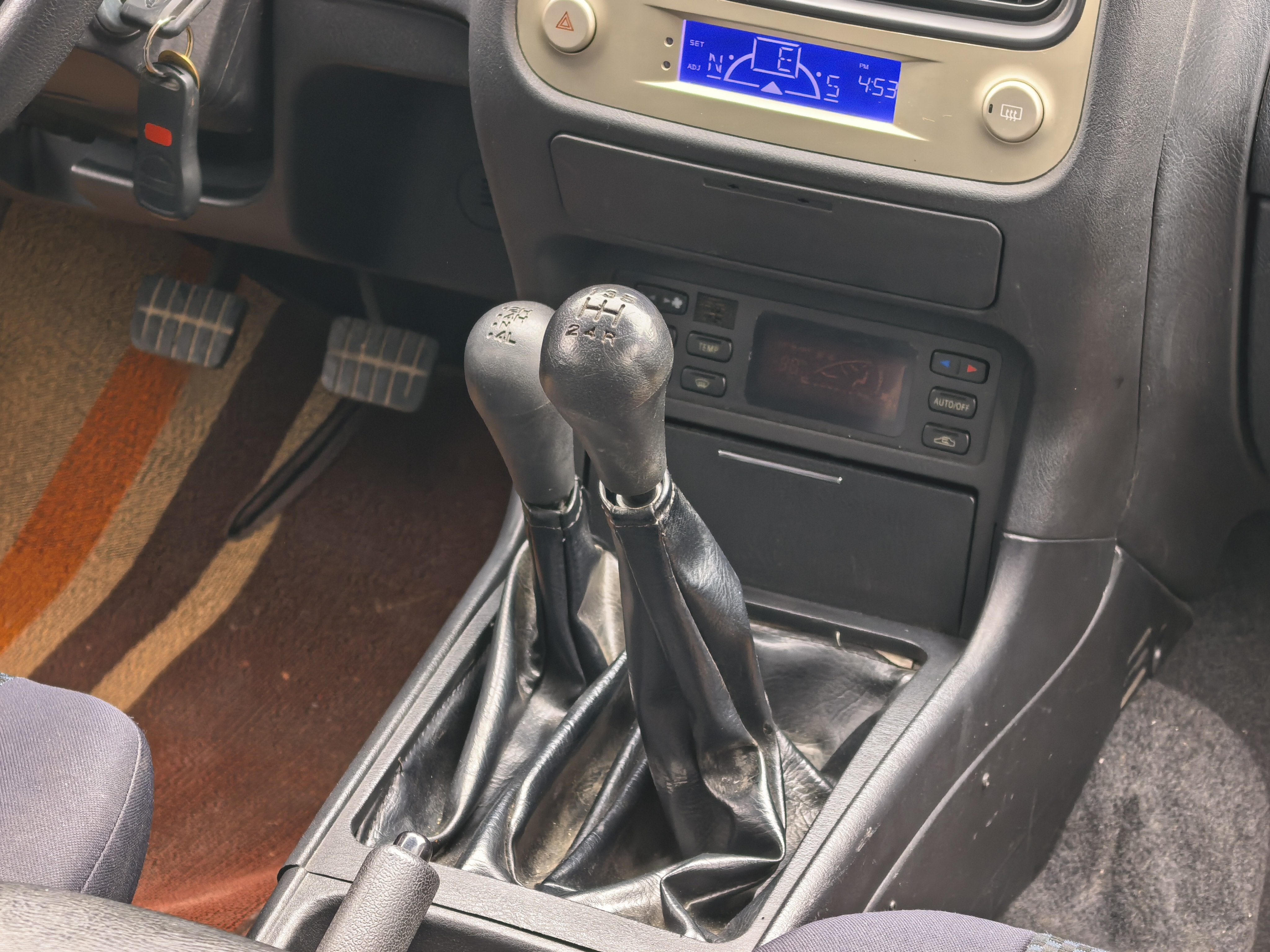 日产 日产帕拉丁 2013 汽车图片 #20