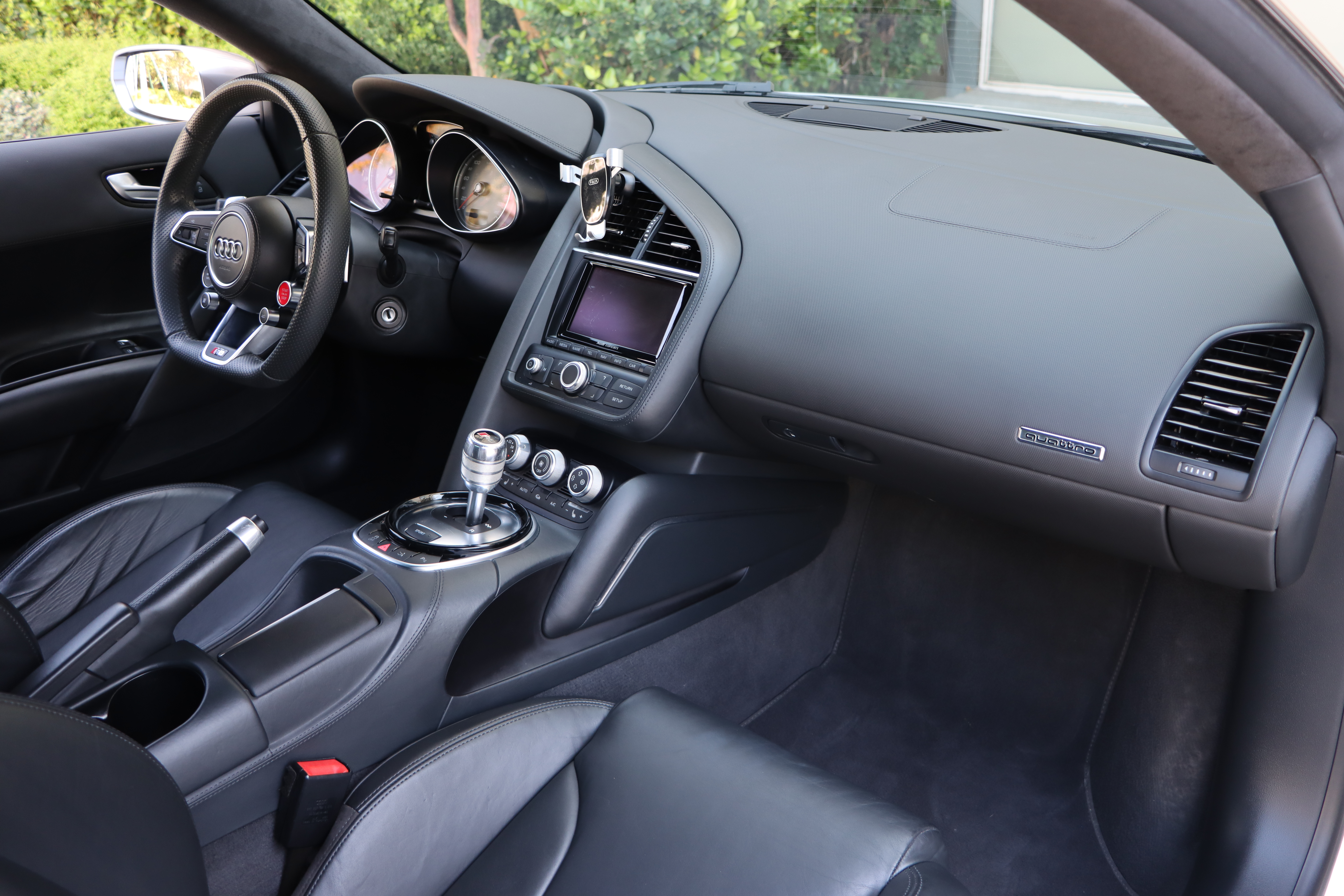 Audi R8 2016 car image #20