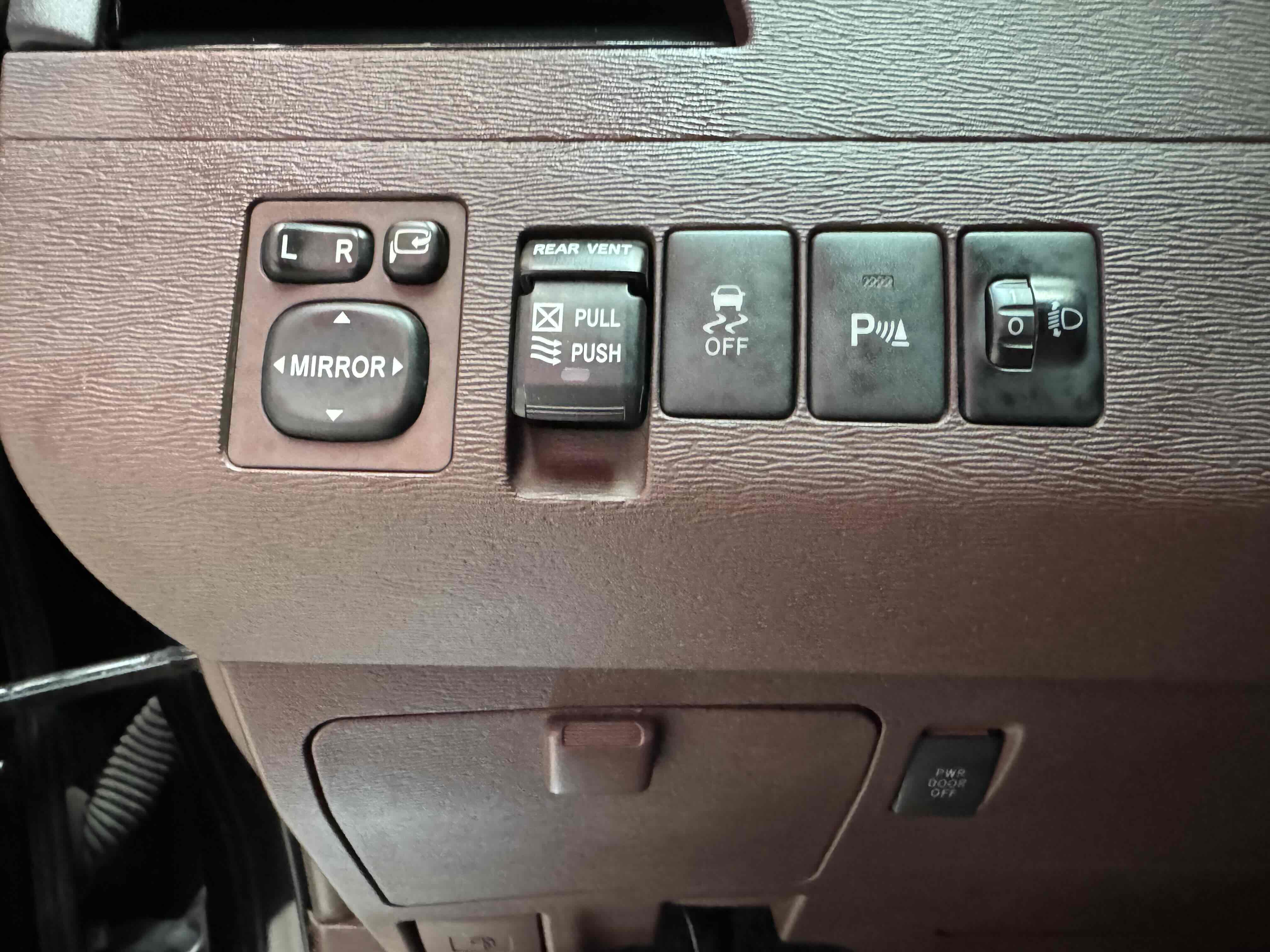 Toyota SIENNA 2011 car image #20