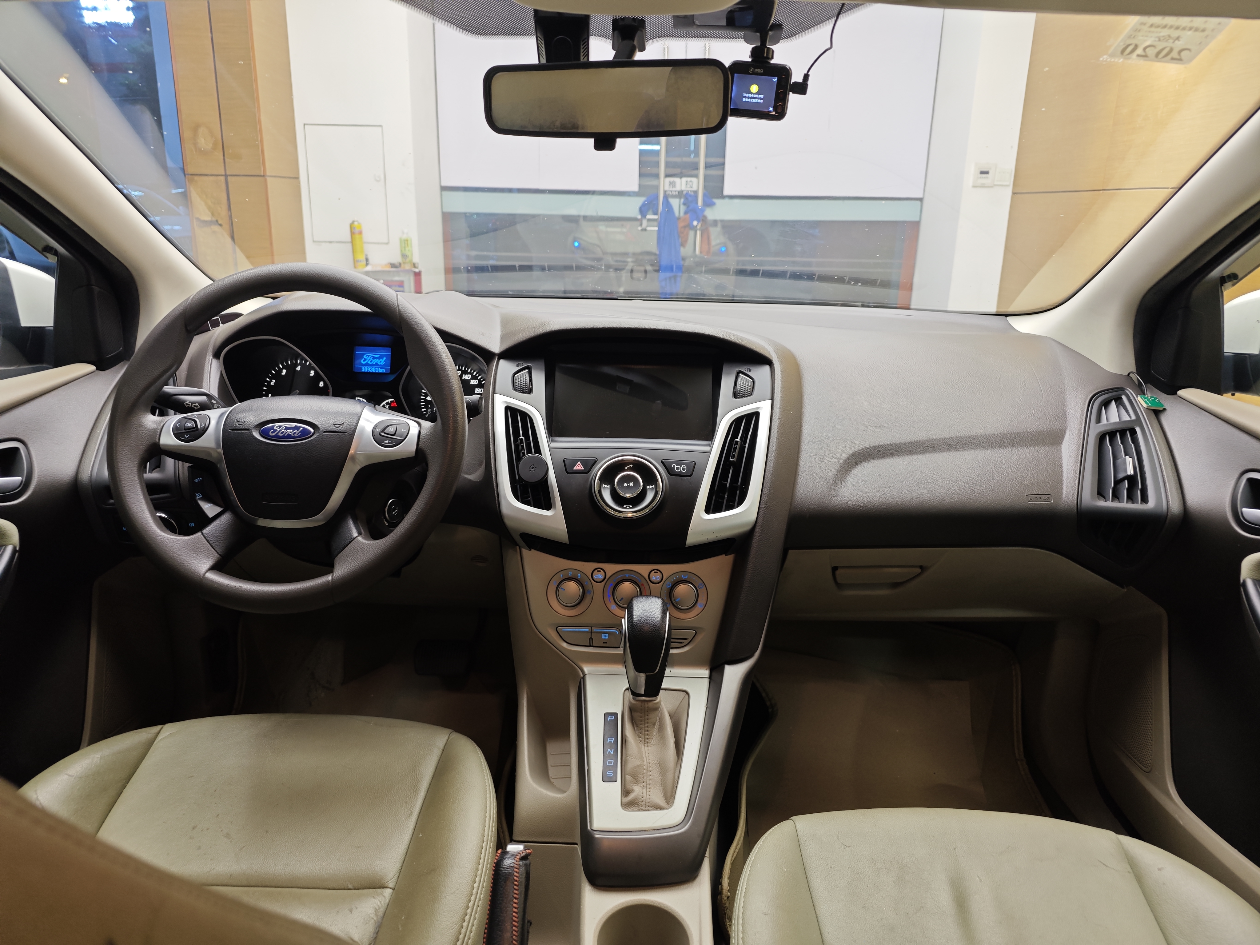 Ford Focus 2014 immagine di auto #20