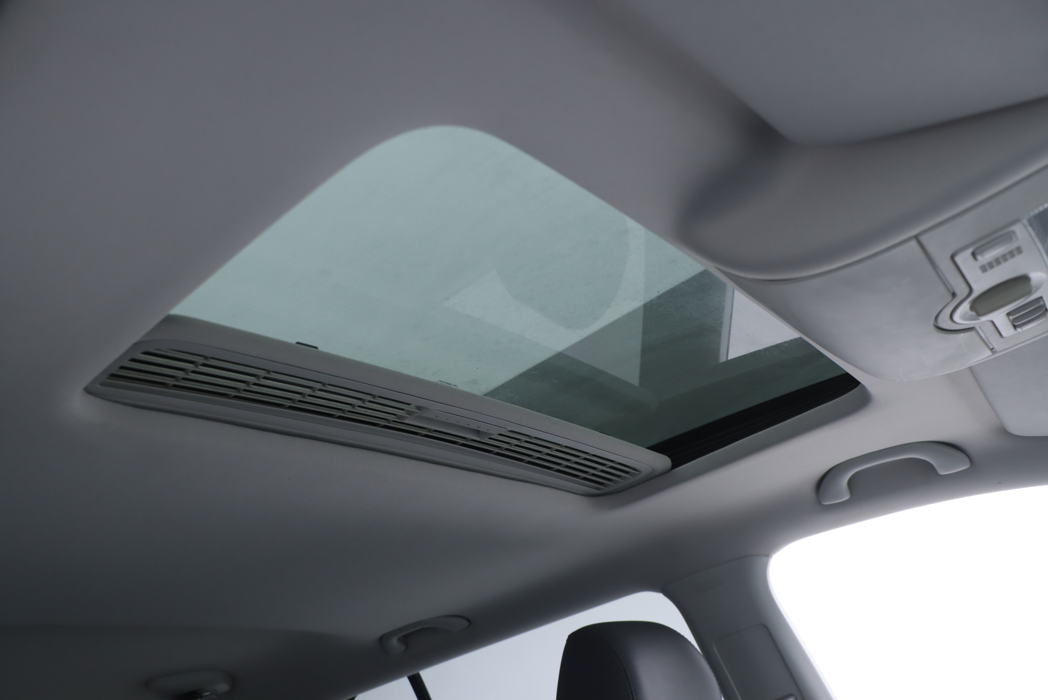 Volkswagen Touran 2013 car image #20