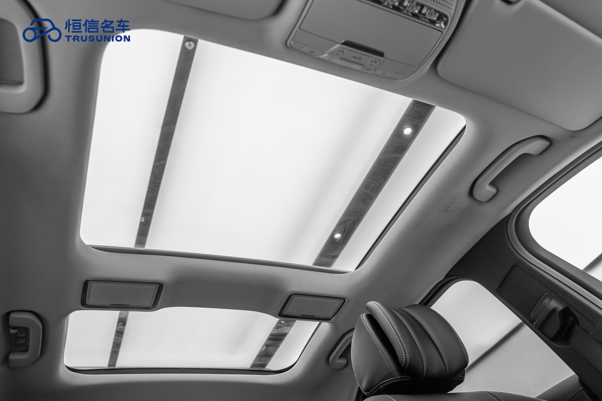 Mercedes-Benz C Class 2017 car image #20