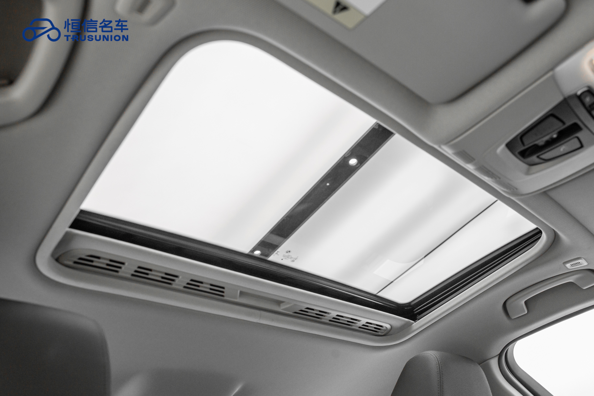 BMW 3 Series 2018 #20 BMW 3 Series 2018 car image #20