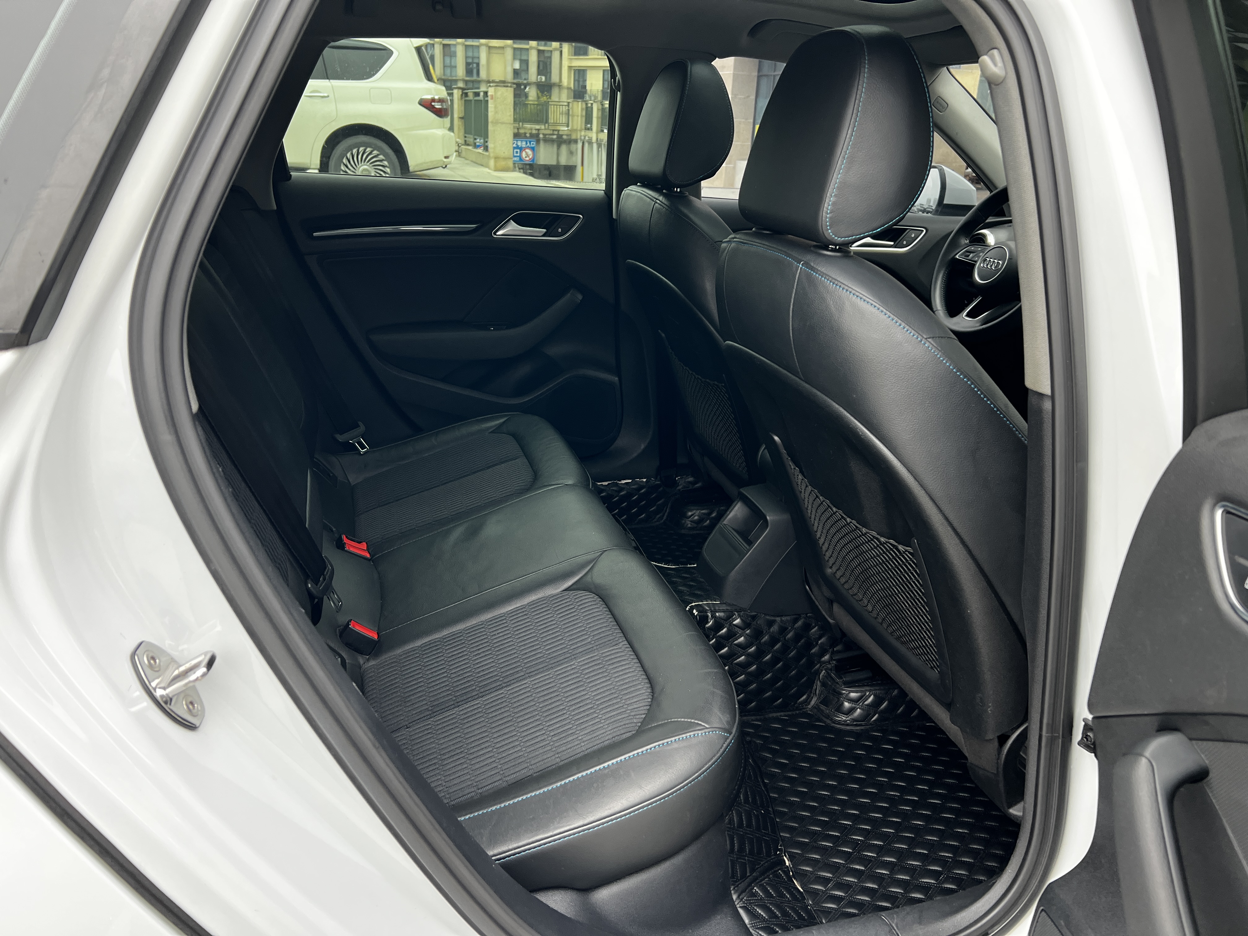 Audi A3 2018 car image #20