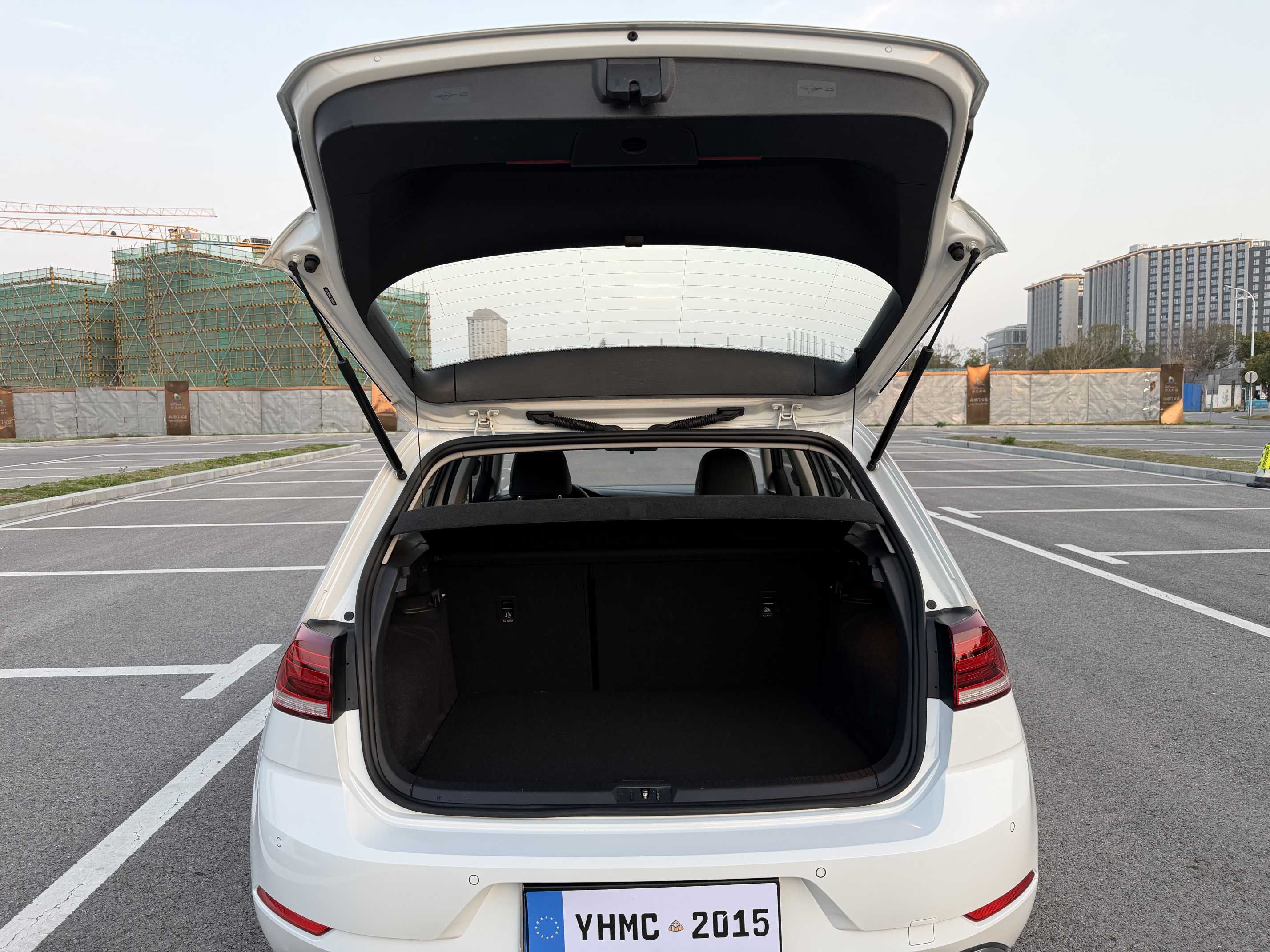 Volkswagen Golf 2018 car image #20