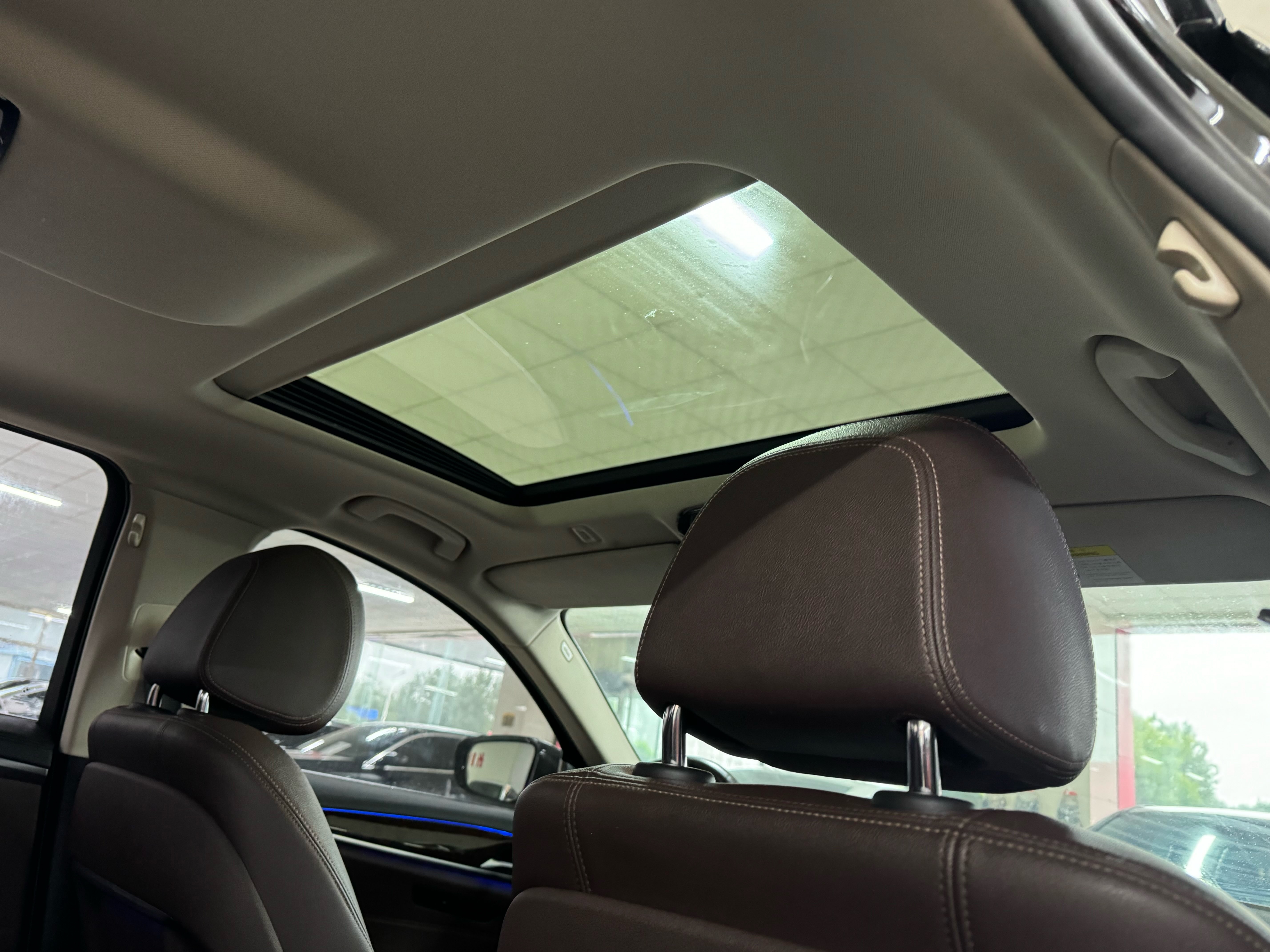BMW 5 Series 2019 car image #20