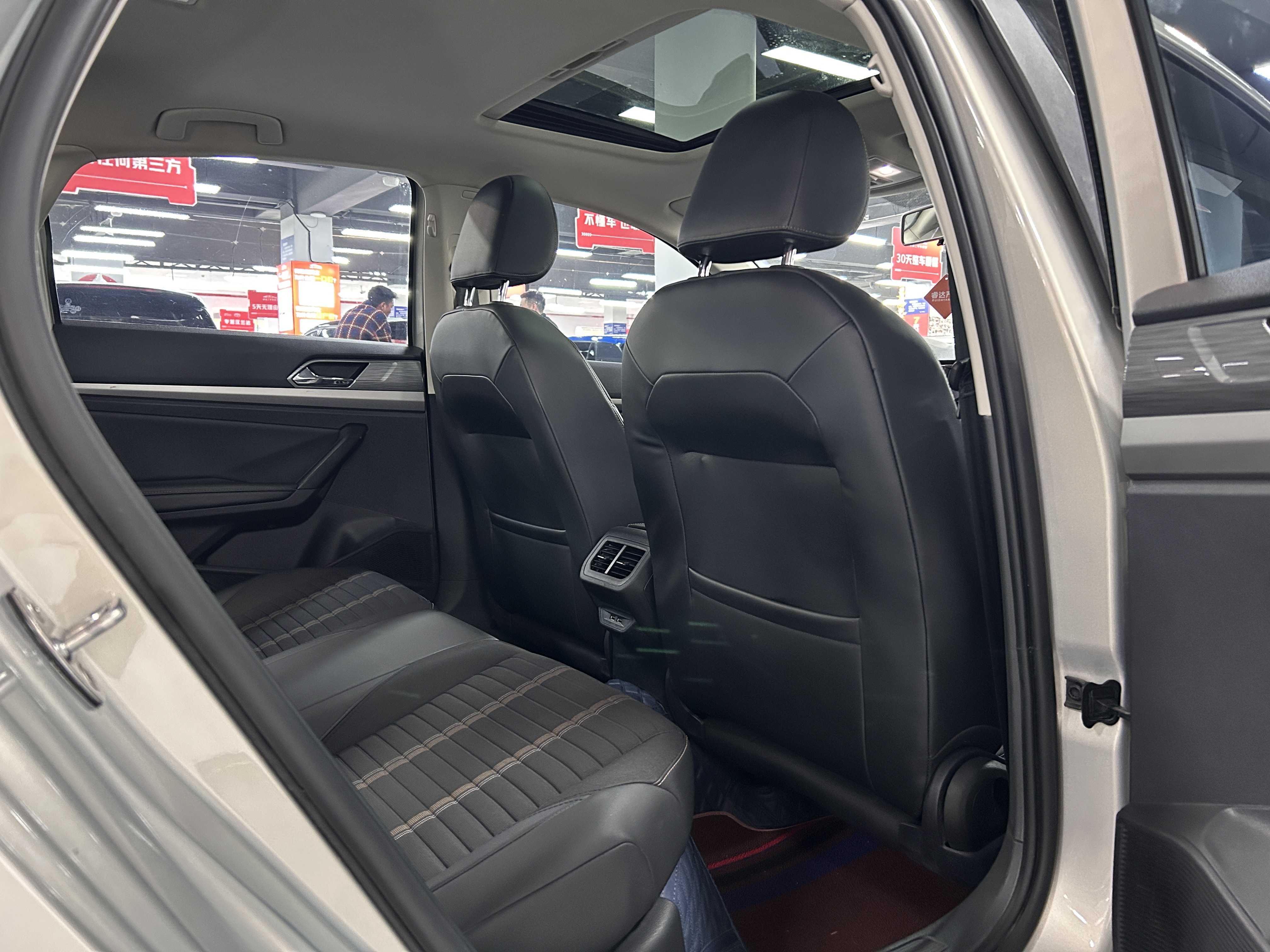 Volkswagen Lavida 2018 car image #20