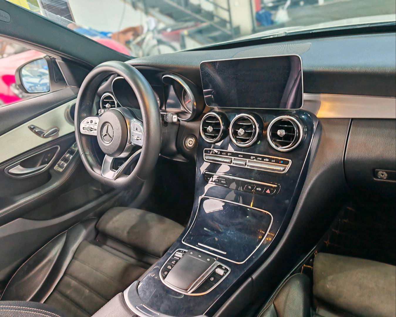 Mercedes-Benz C Class 2019 car image #20