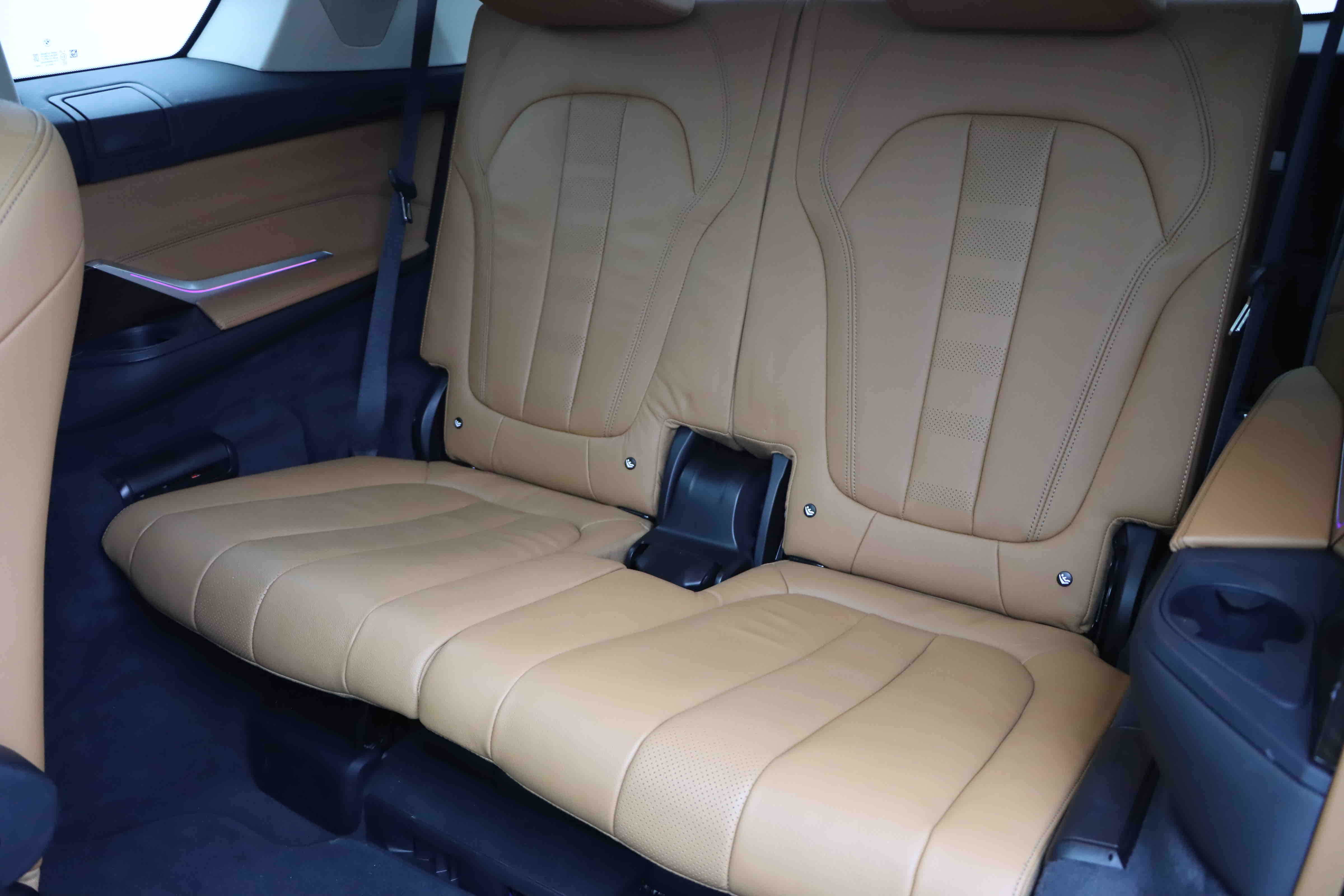 BMW 2020 car image #20