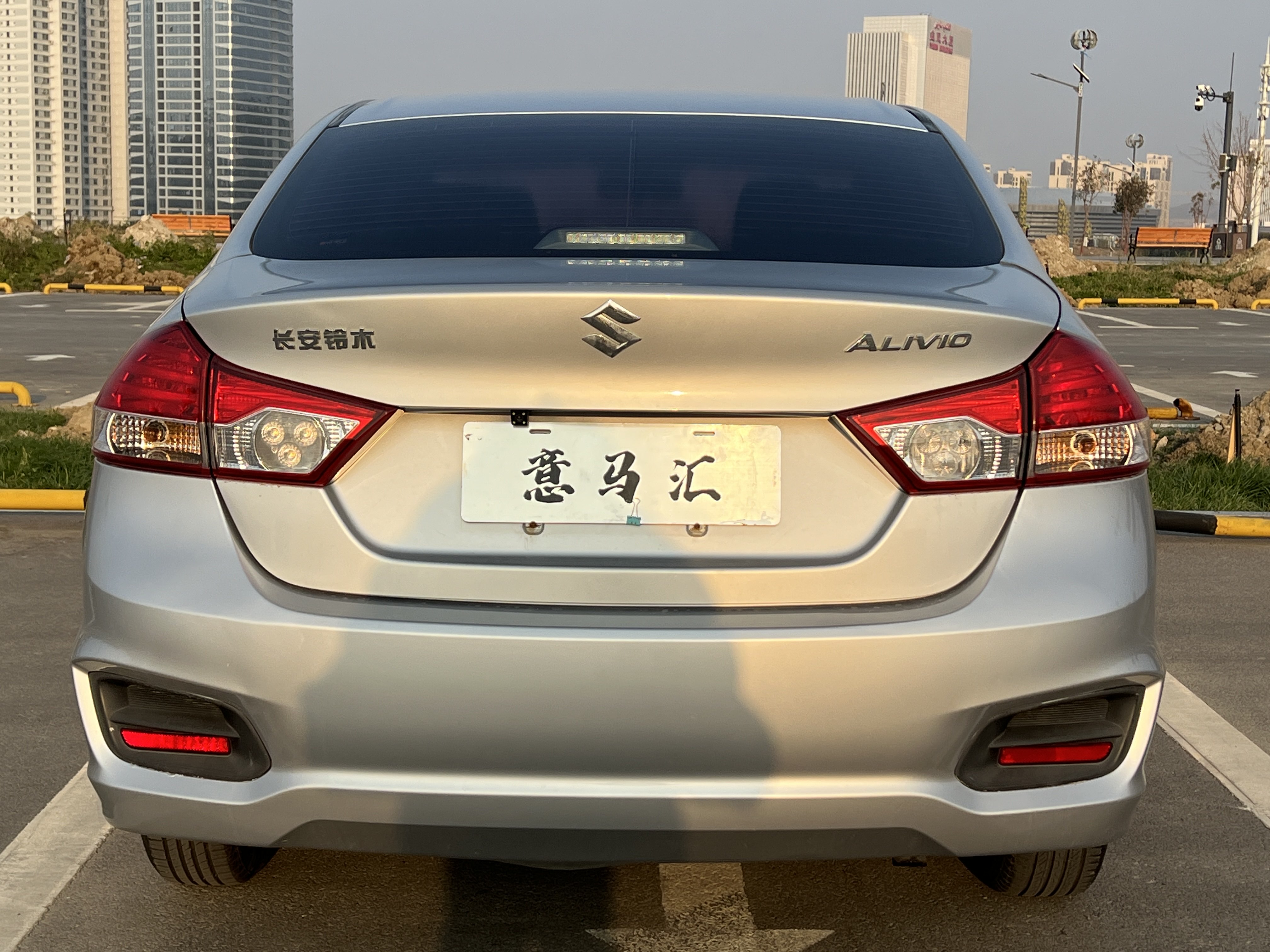 Suzuki Ciaz 2016 изображение автомобиля #20