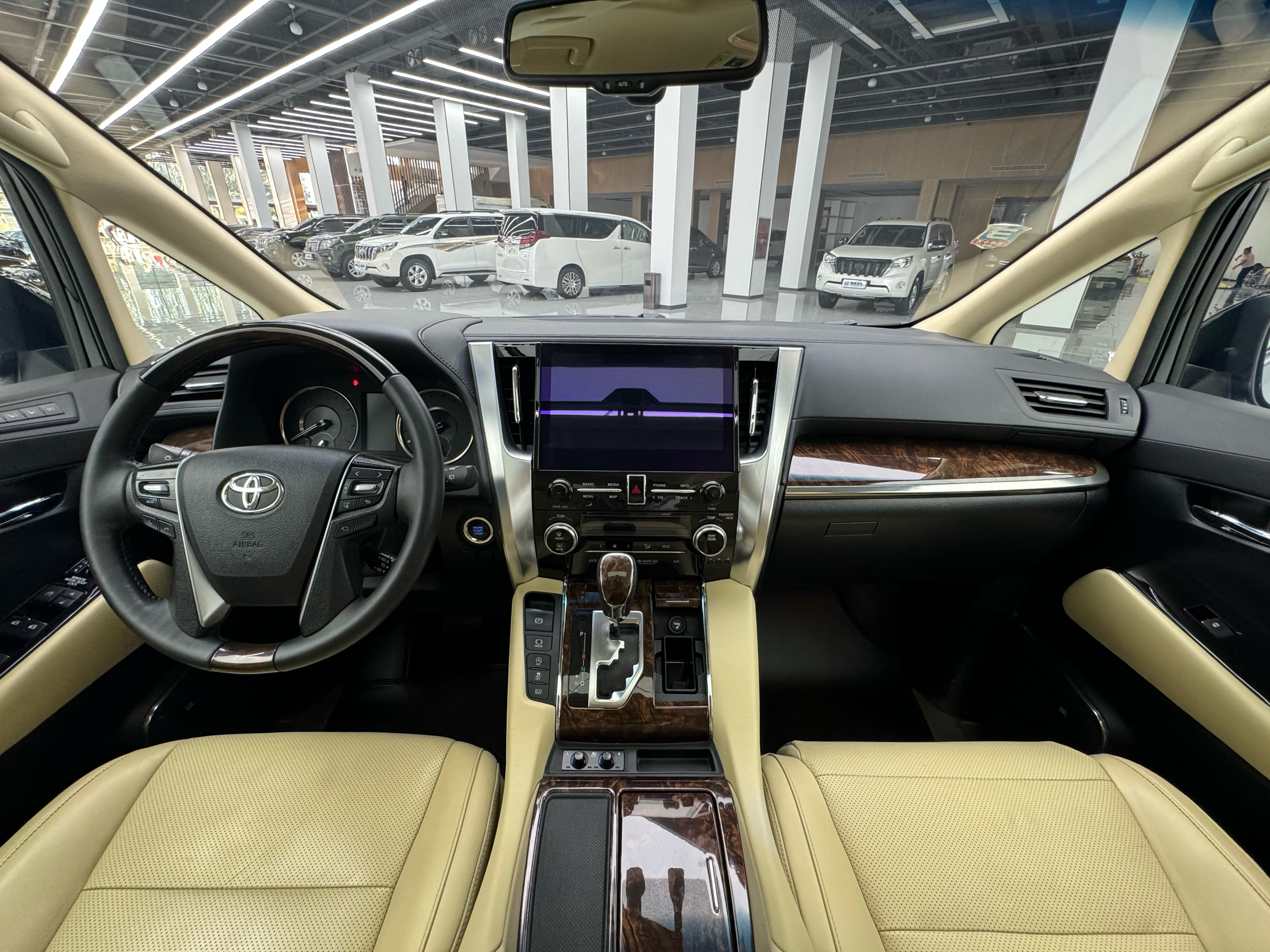 Toyota Alphard 2020 #20 Toyota Alphard 2020 car image #20