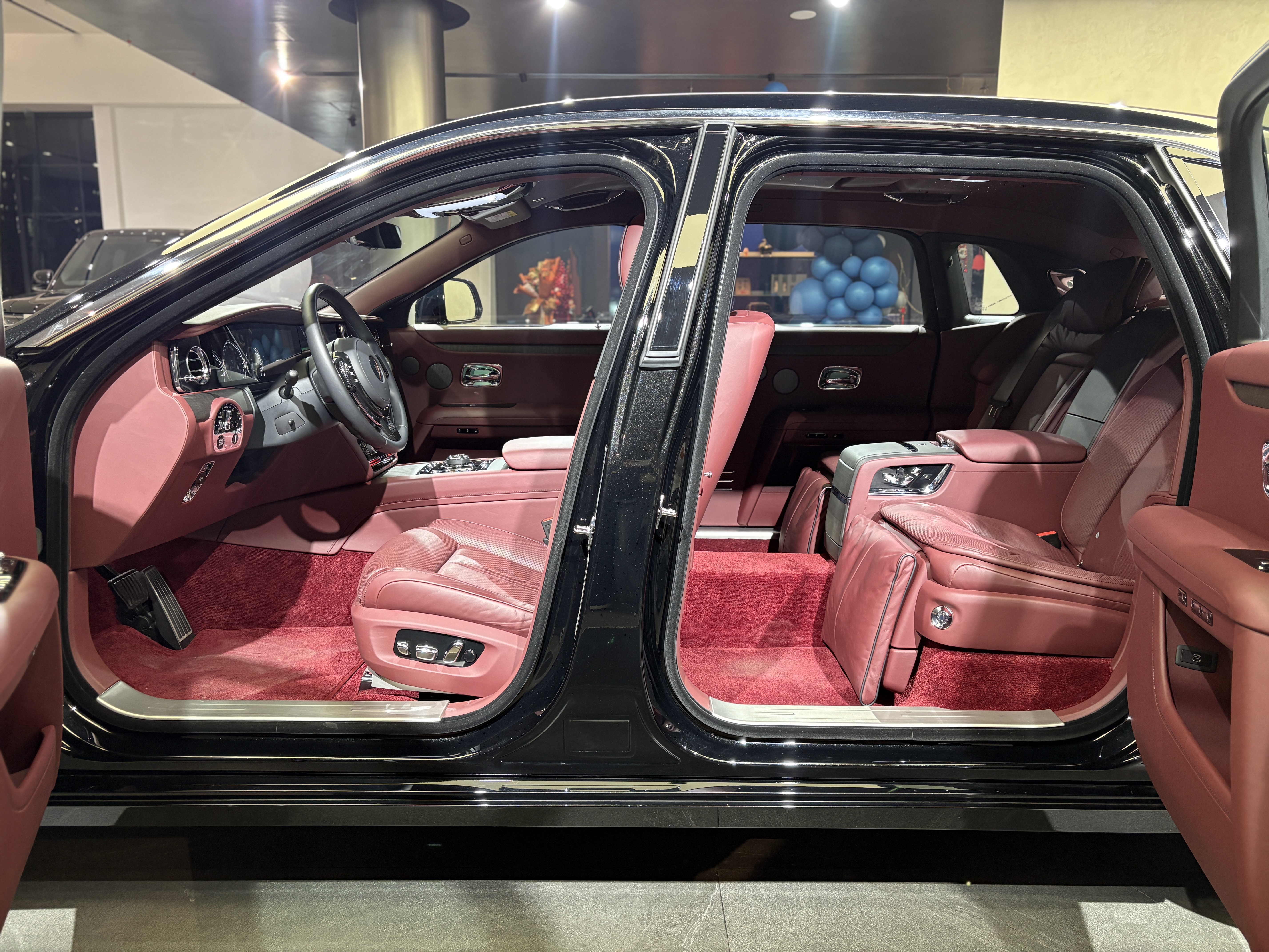 劳斯莱斯 古思特 2022 #20 劳斯莱斯 古思特 2022 汽车图片 #20