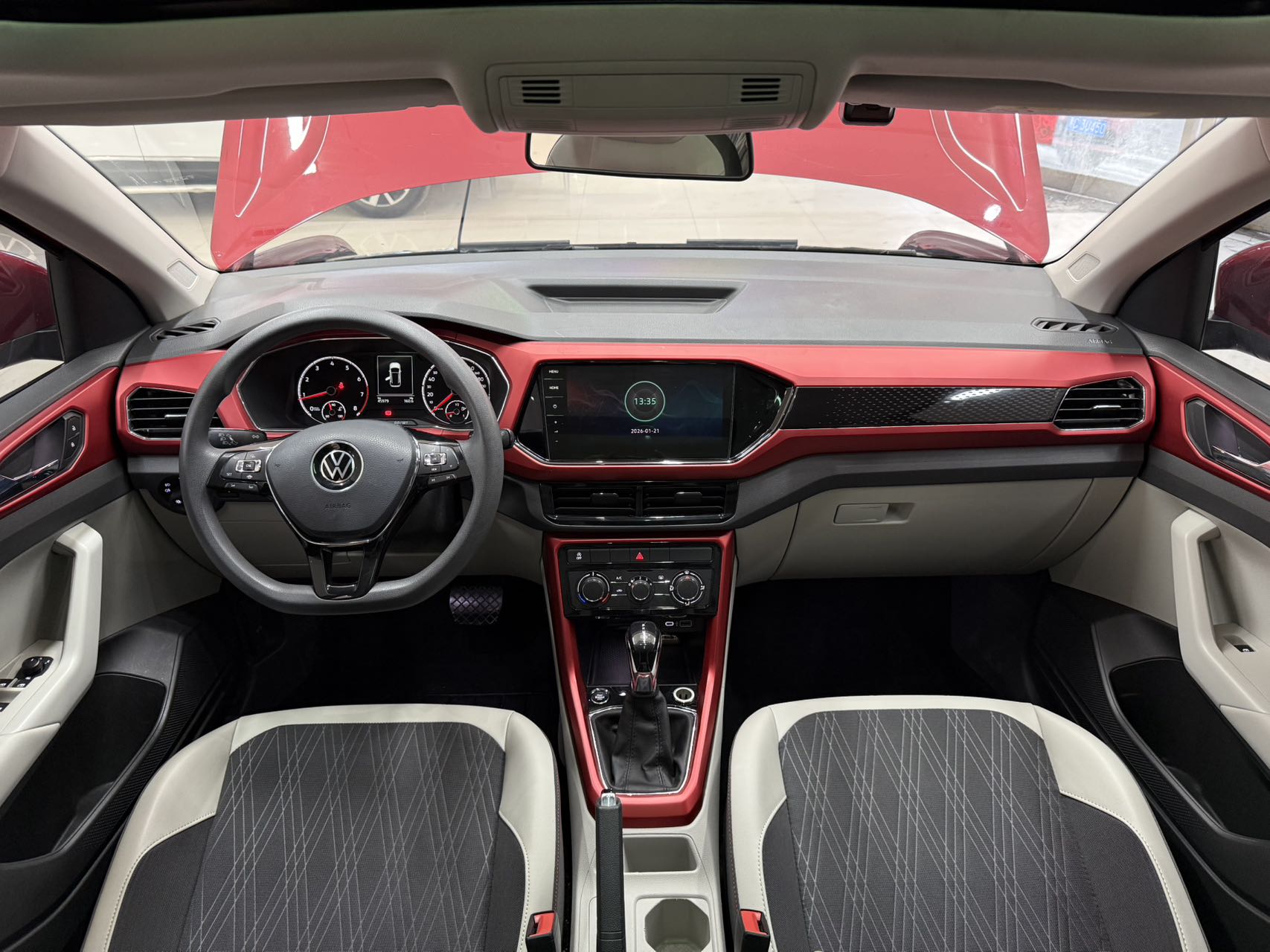 Volkswagen T-Cross 2021 #20 Volkswagen T-Cross 2021 car image #20