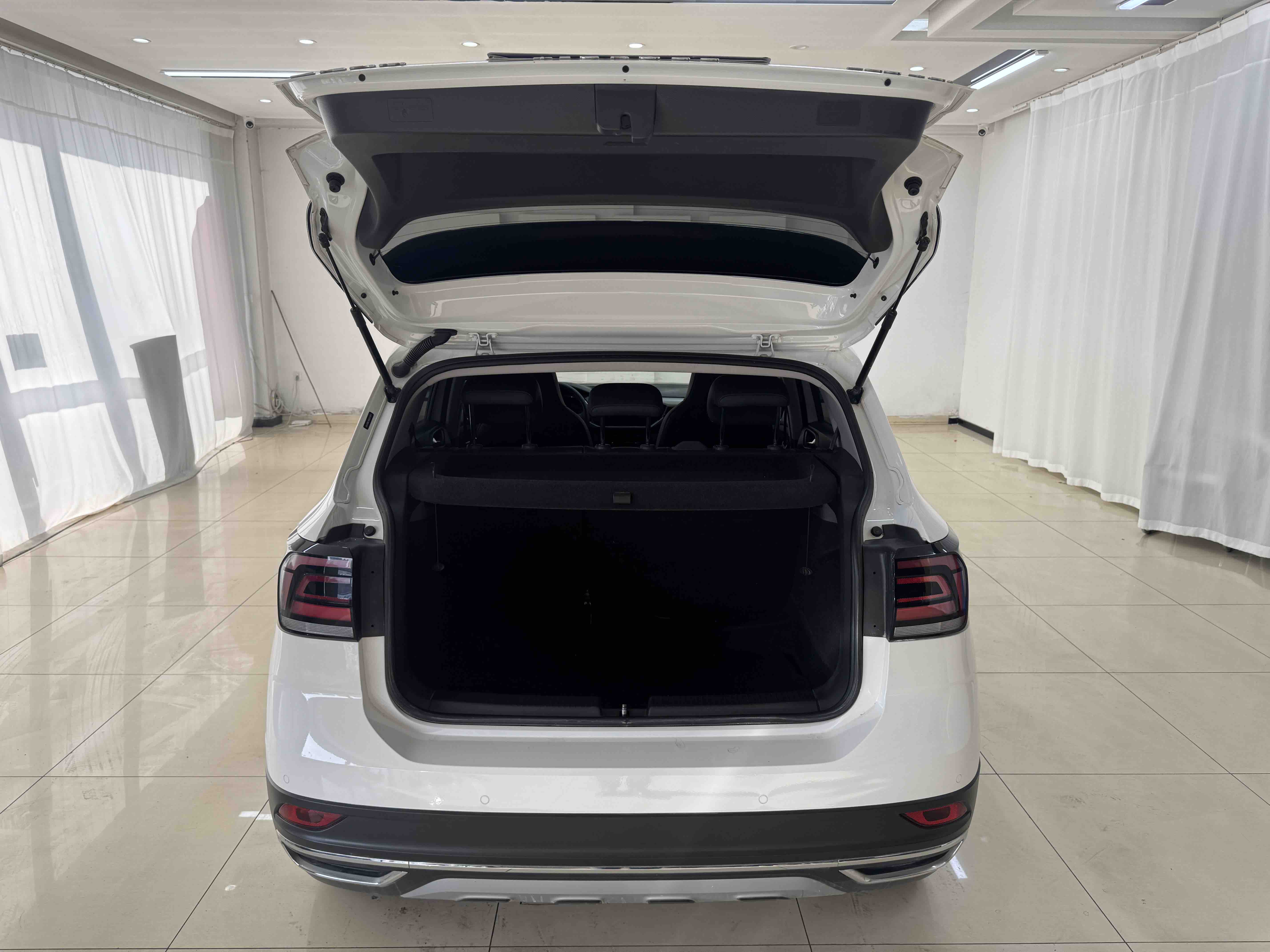 Volkswagen T-Cross 2021 car image #20