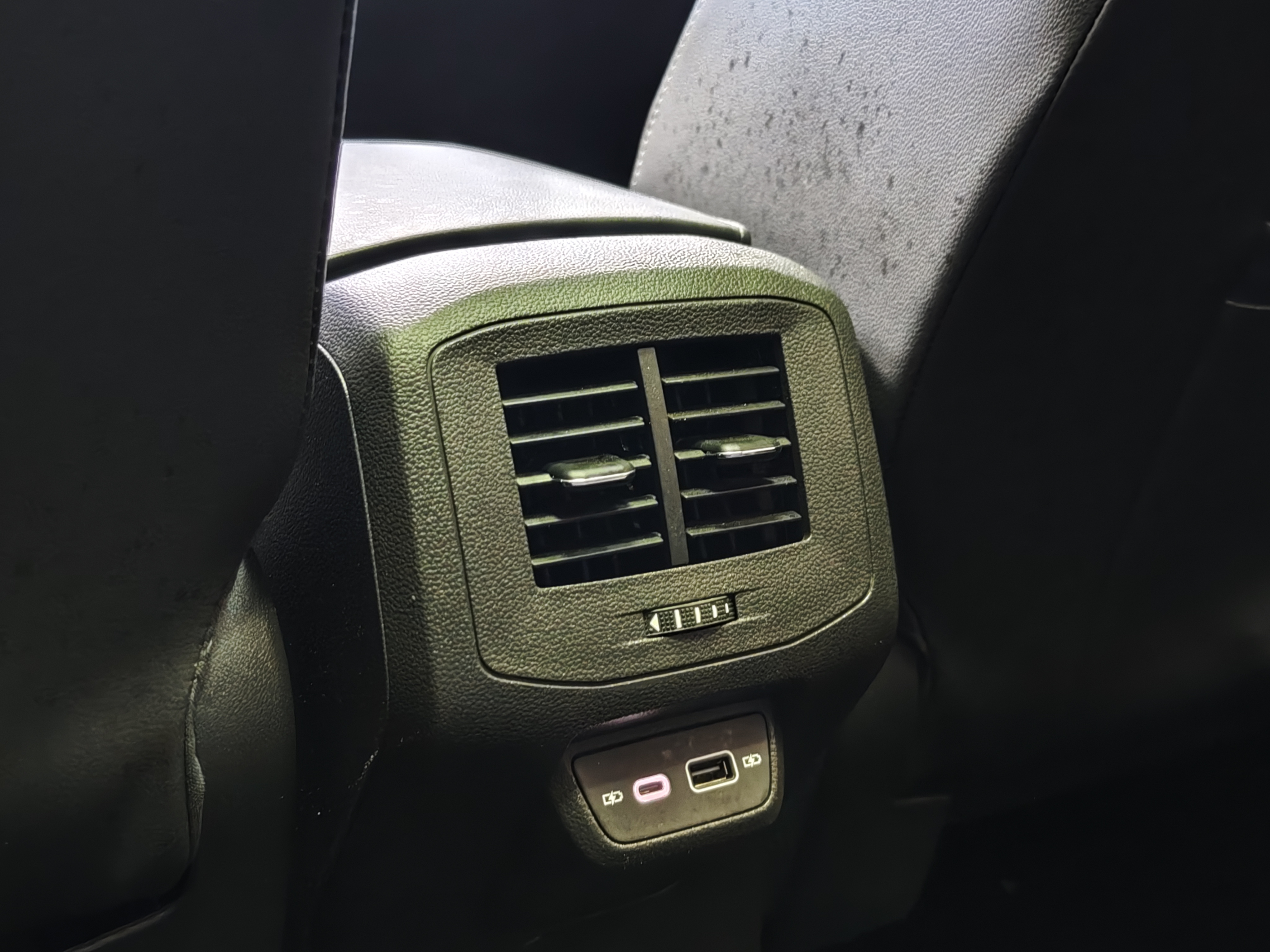 Volkswagen T-Cross 2021 car image #20