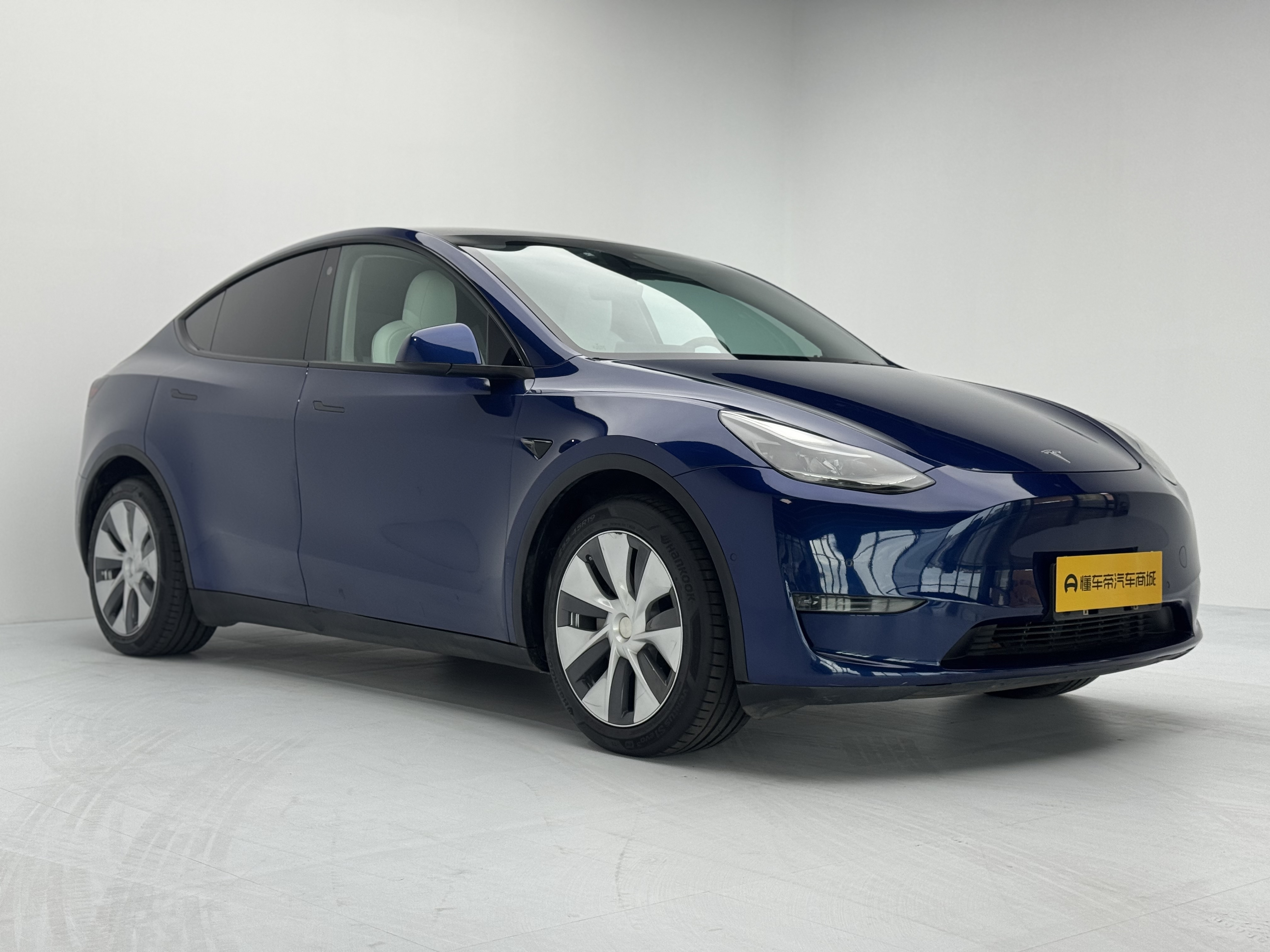 Tesla Model Y 2021 #20 Tesla Model Y 2021 car image #20