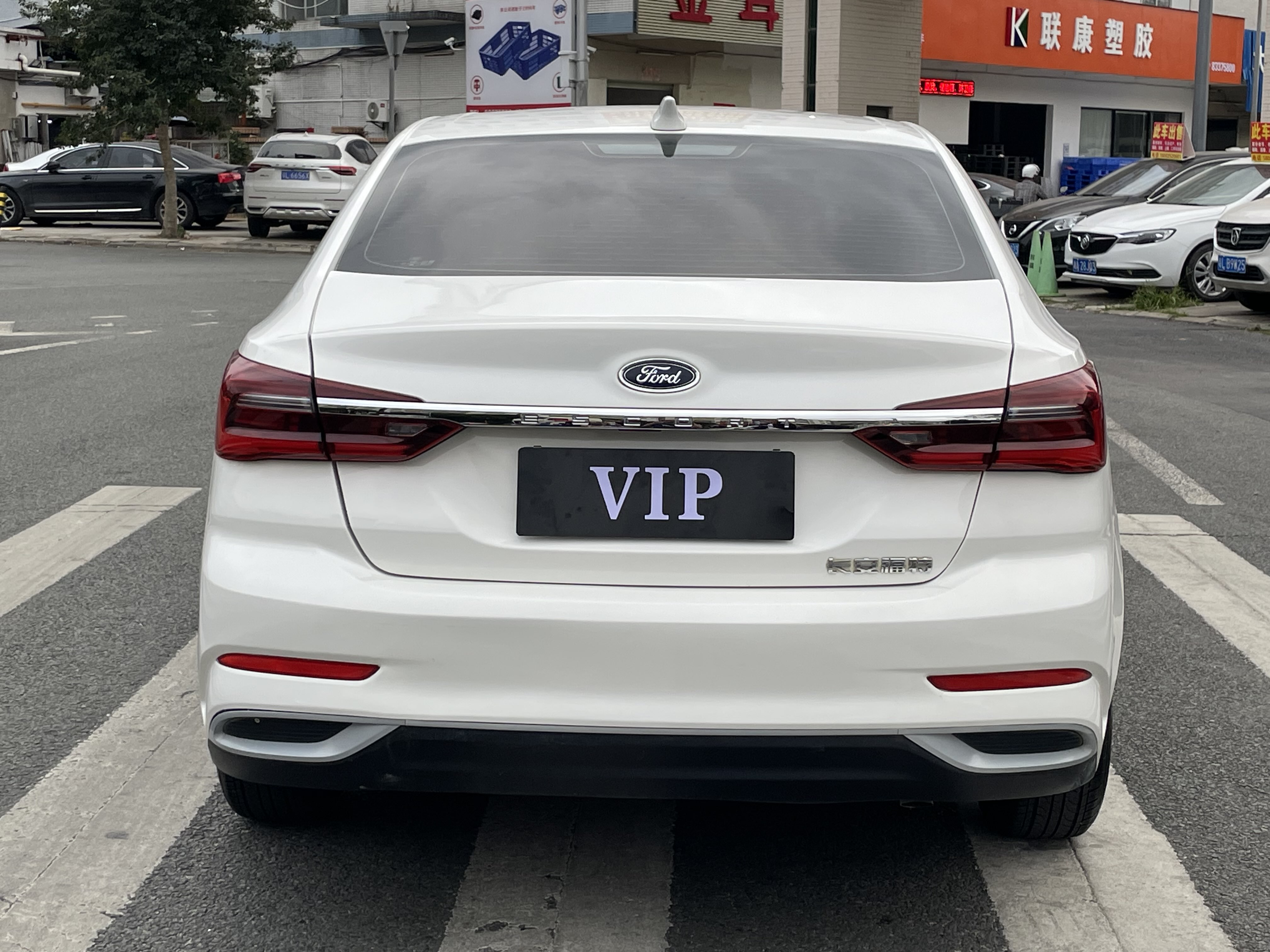 Ford Escort 2022 car image #20