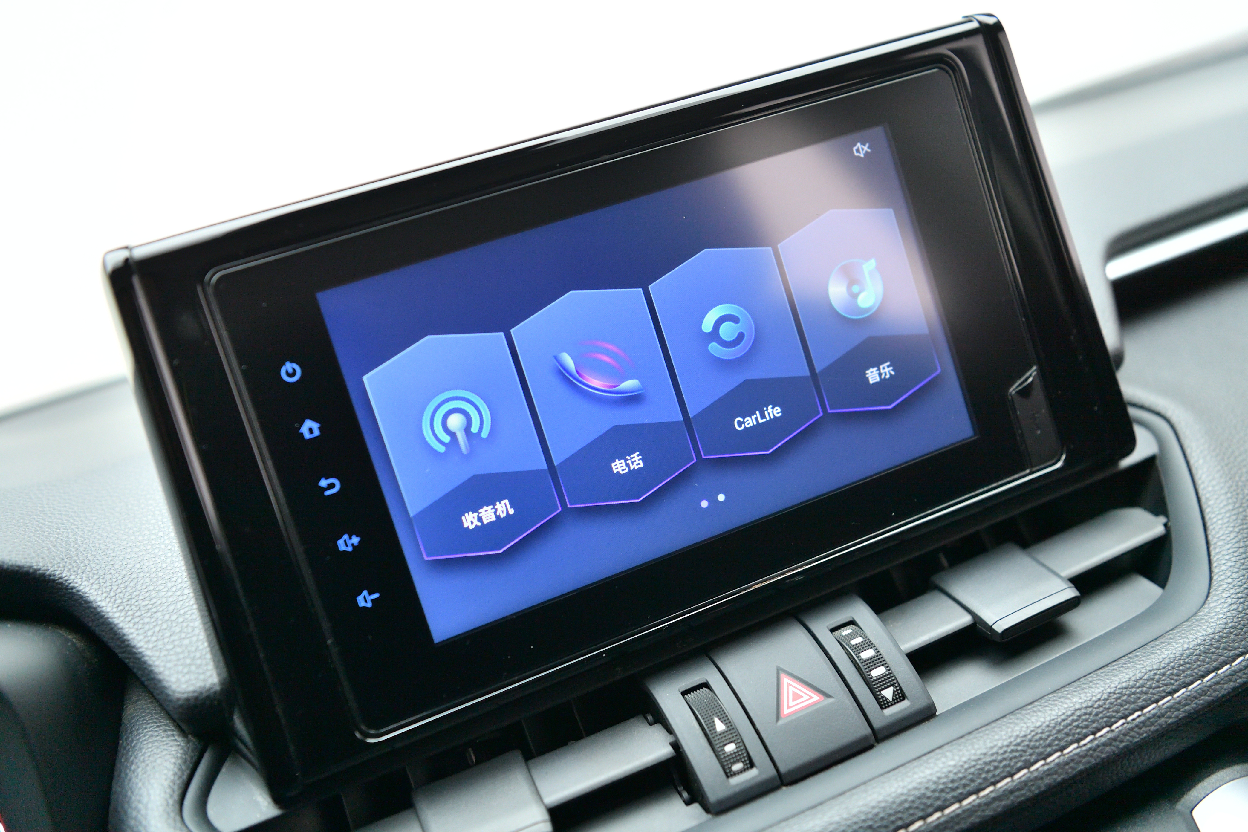 Toyota RAV4 2021 car image #20