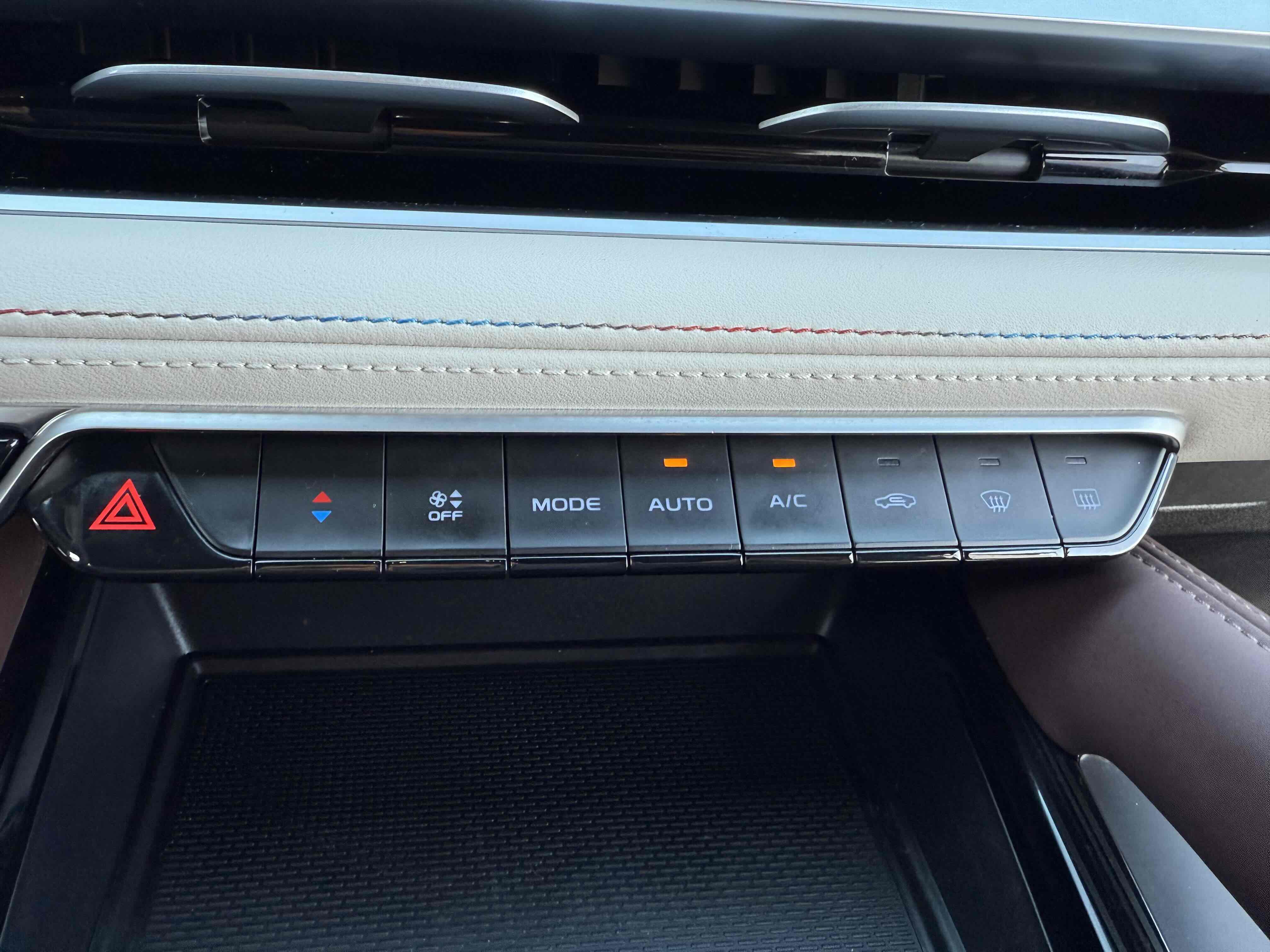 GEELY Monjaro 2022 car image #20