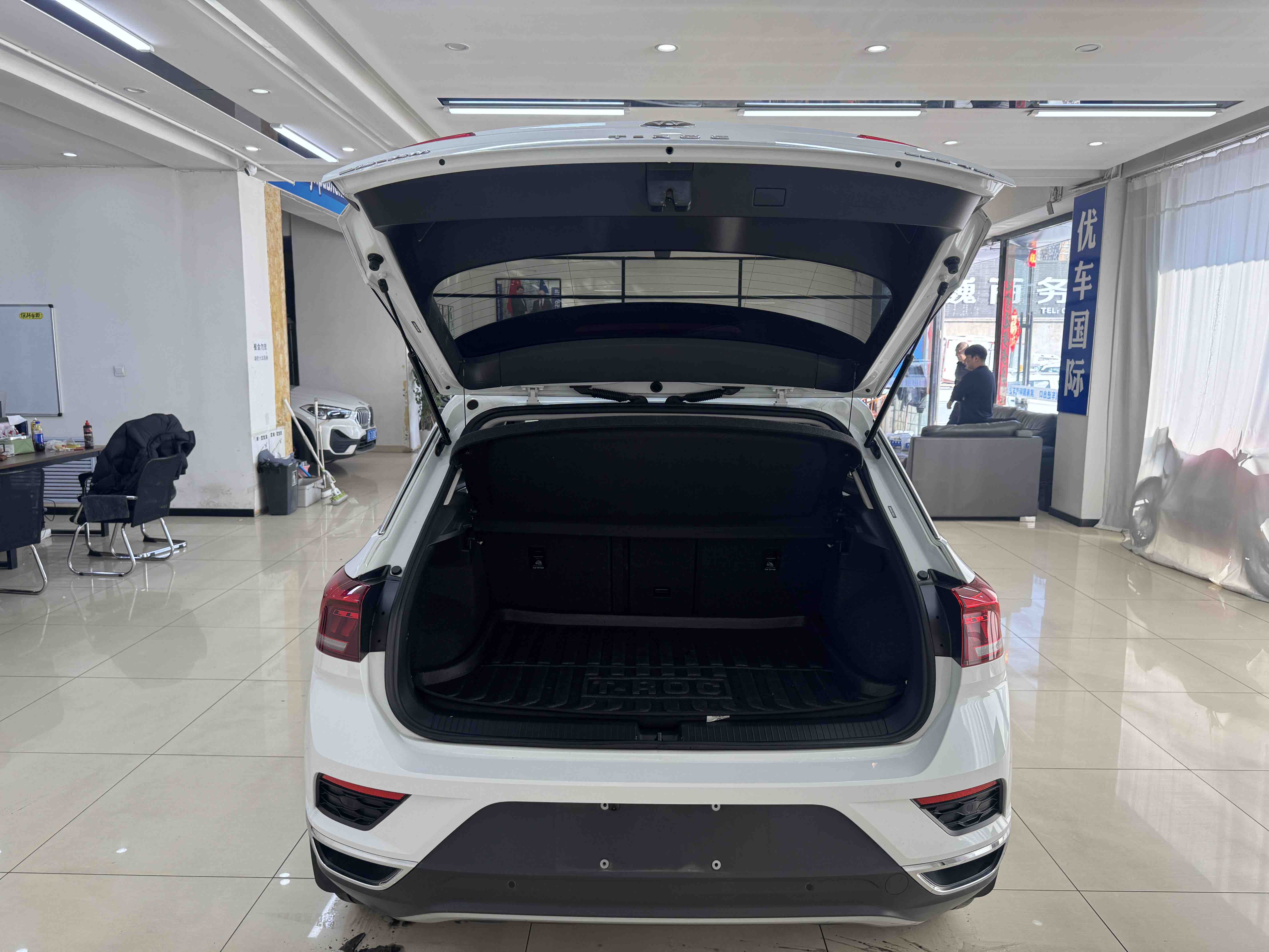 Volkswagen T-Roc 2021 car image #20