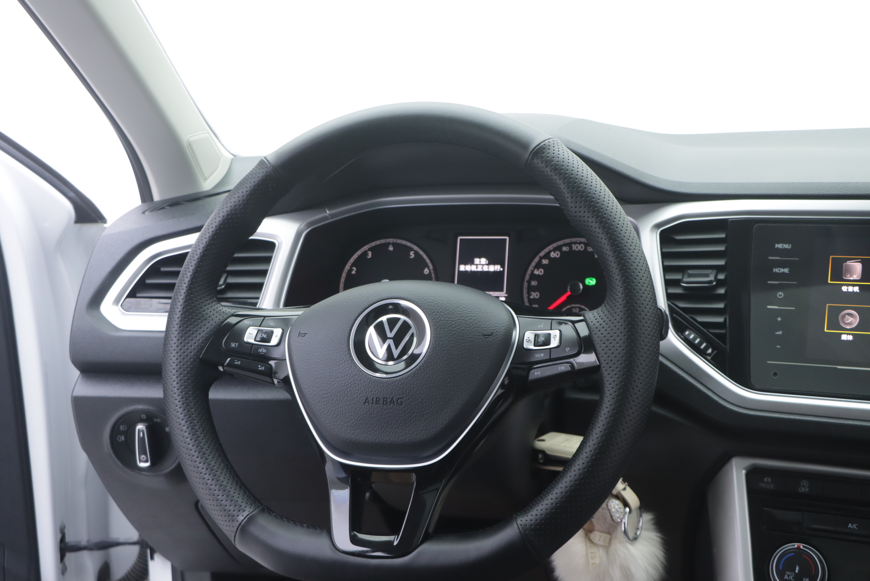Volkswagen T-Roc 2021 car image #20