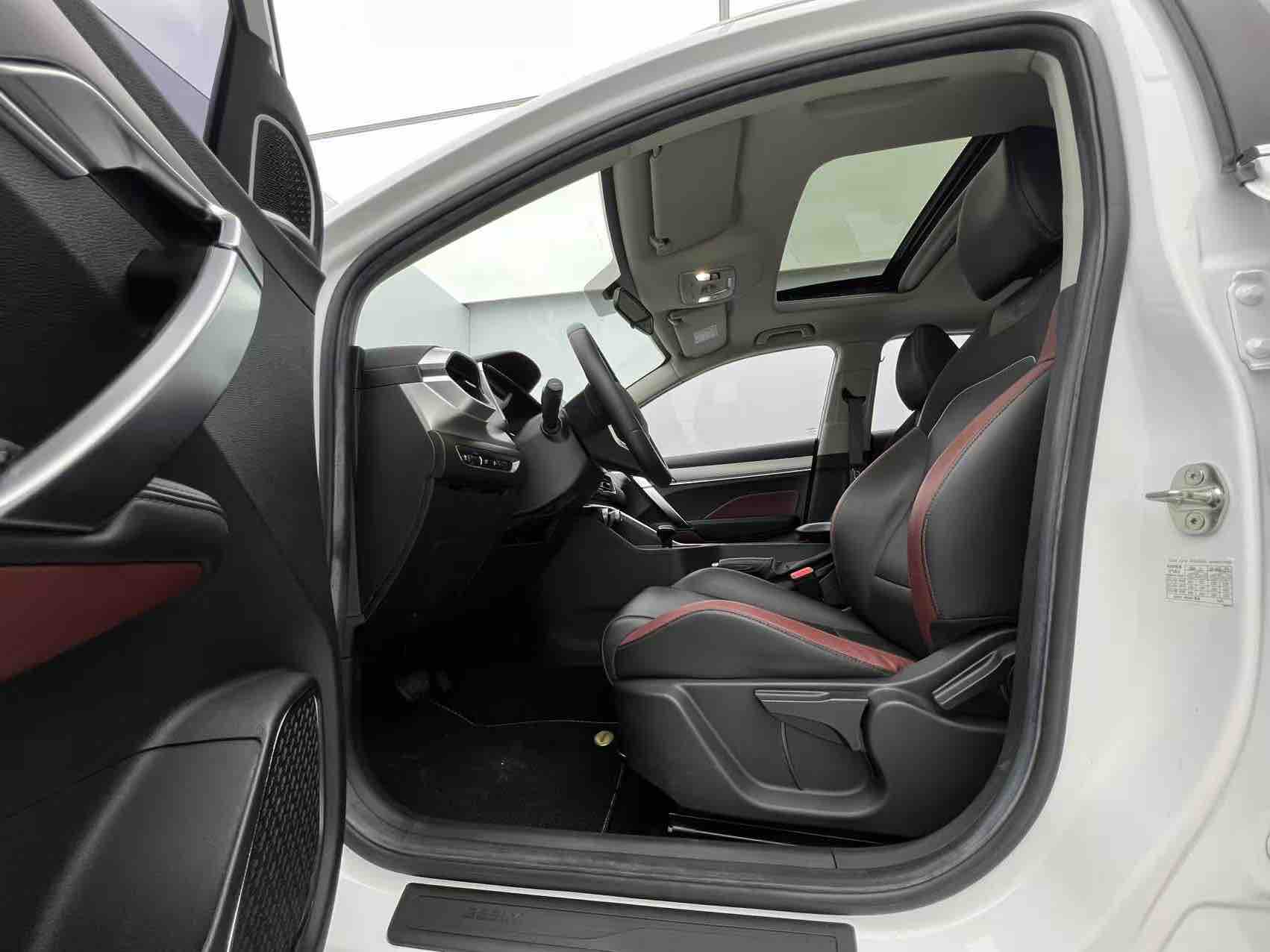 GEELY Coolray 2021 #20 GEELY Coolray 2021 car image #20