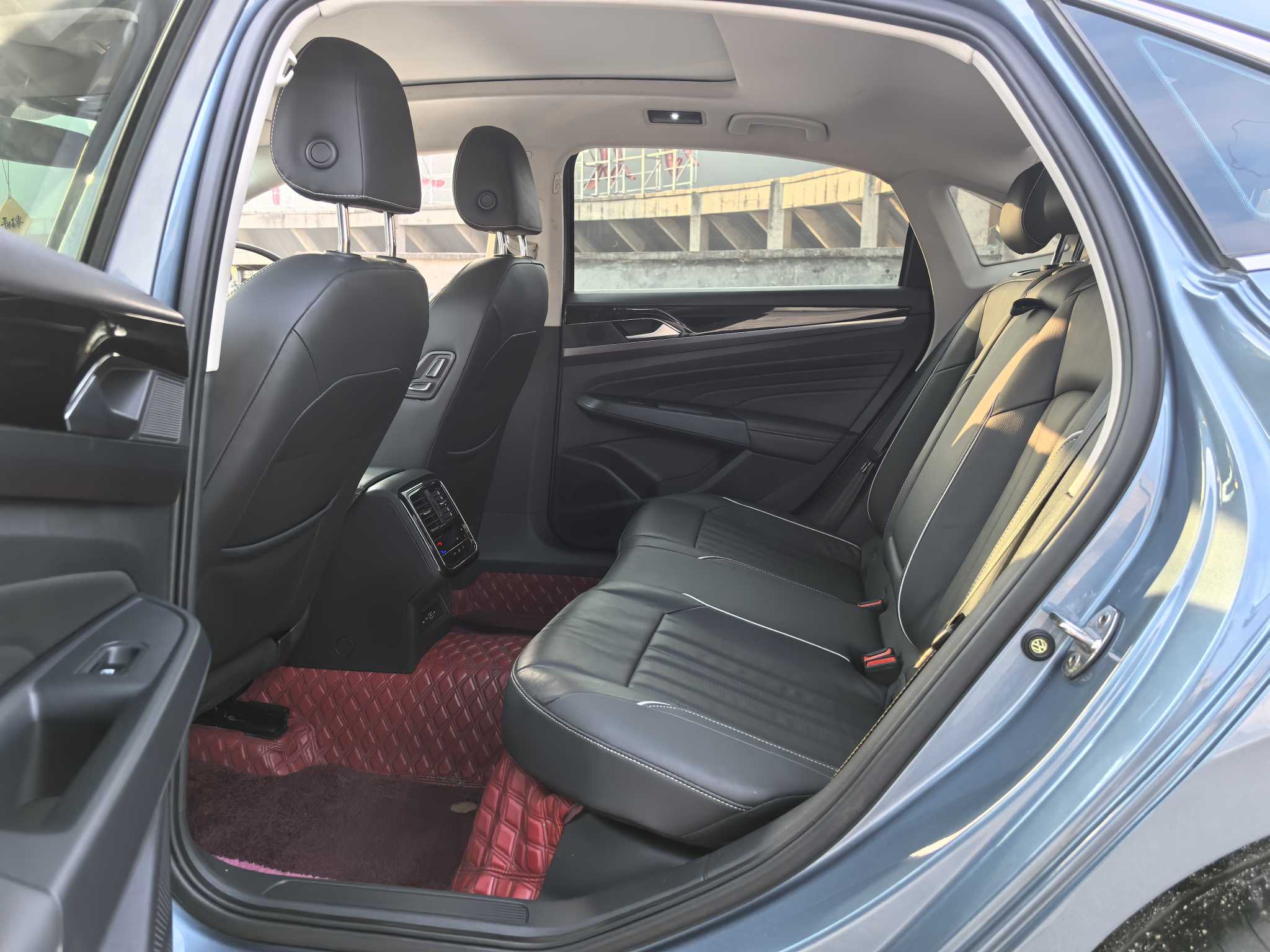 Volkswagen Passat 2022 صورة سيارة #20