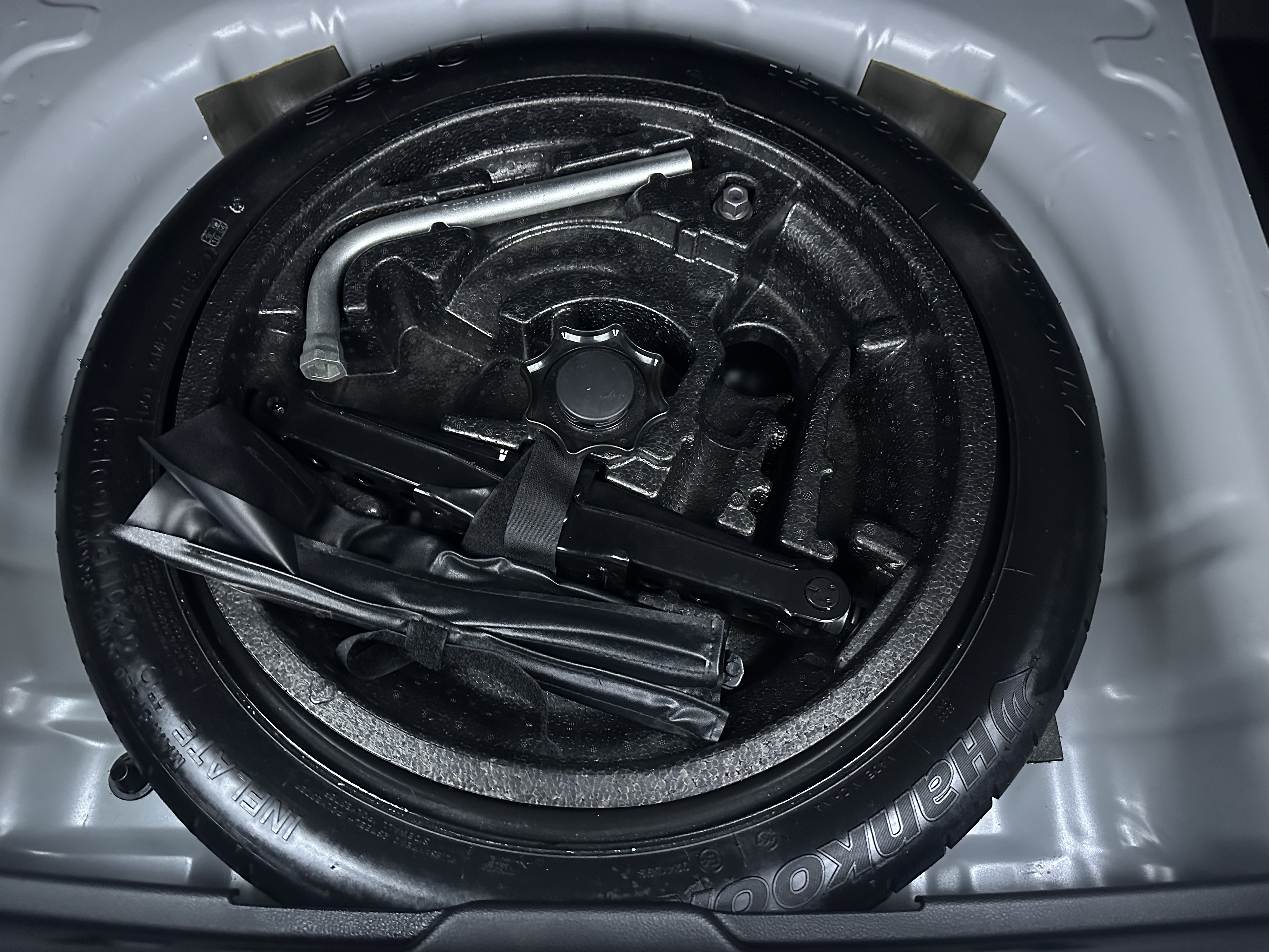 Audi Q2L 2021 car image #20