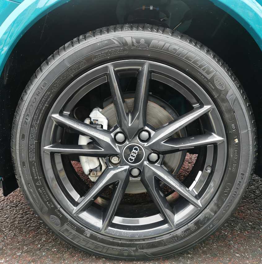 Audi Q2L 2022 car image #20