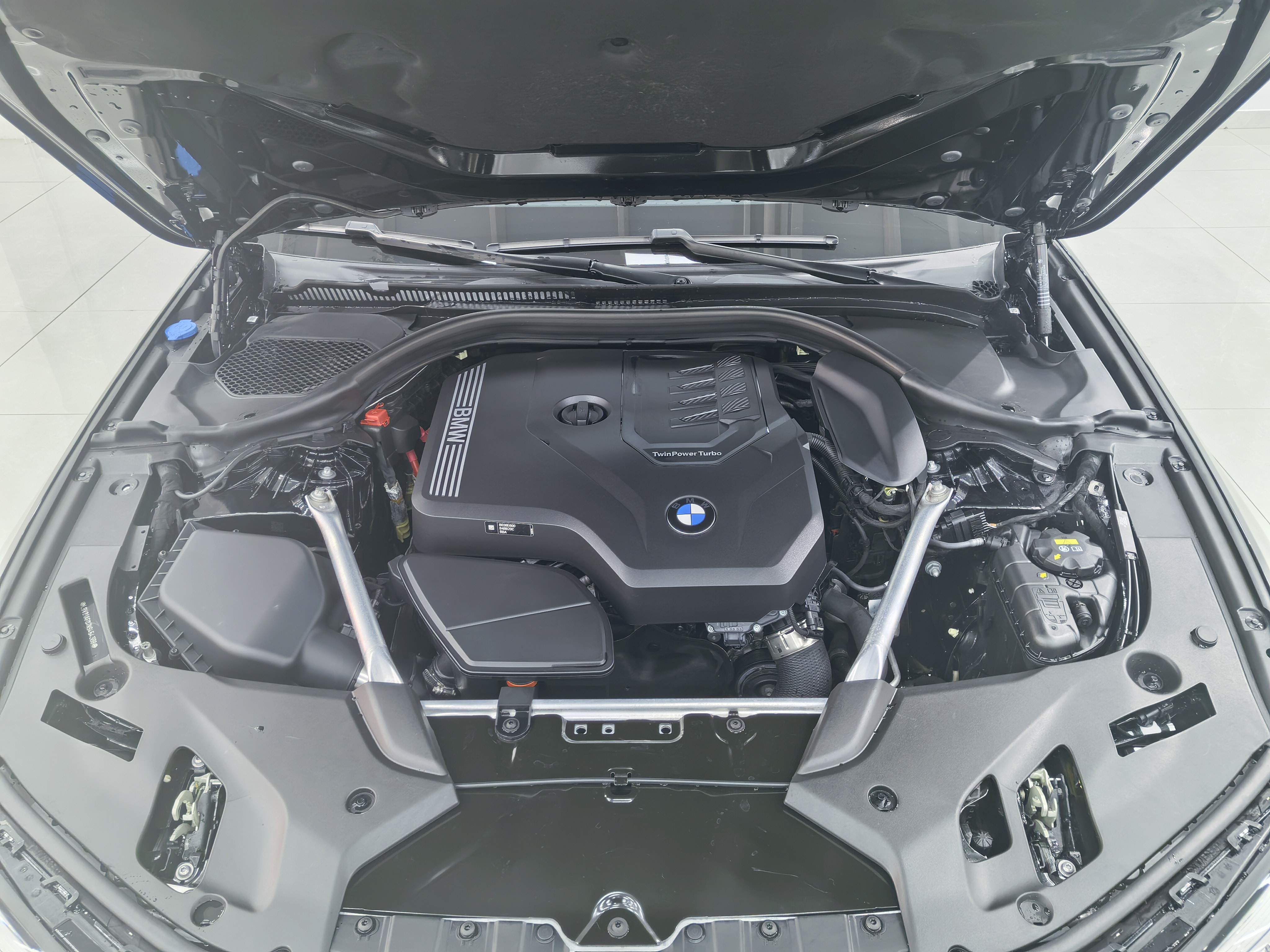BMW 5 Series 2022 car image #20
