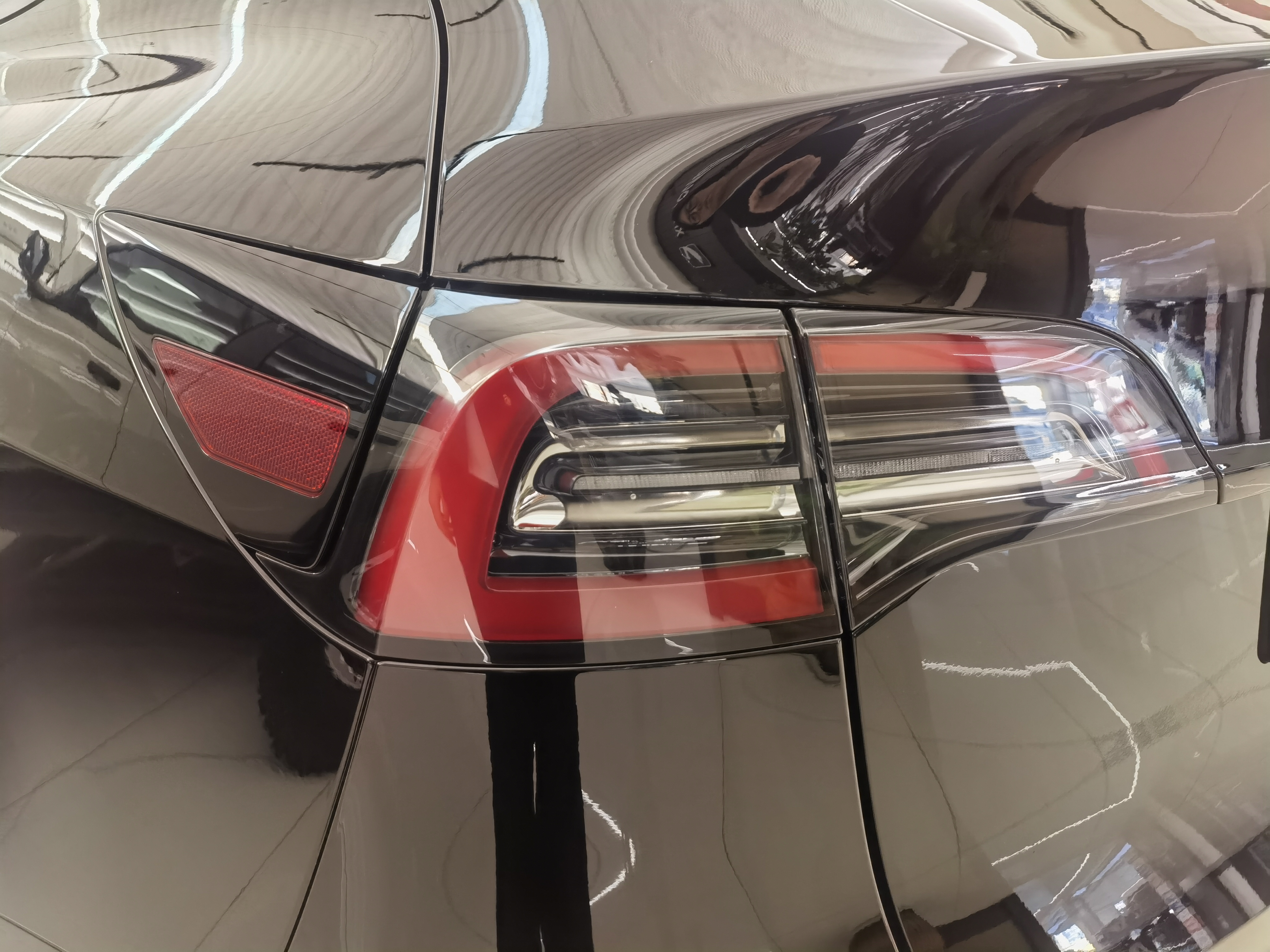 Tesla Model Y 2022 car image #20