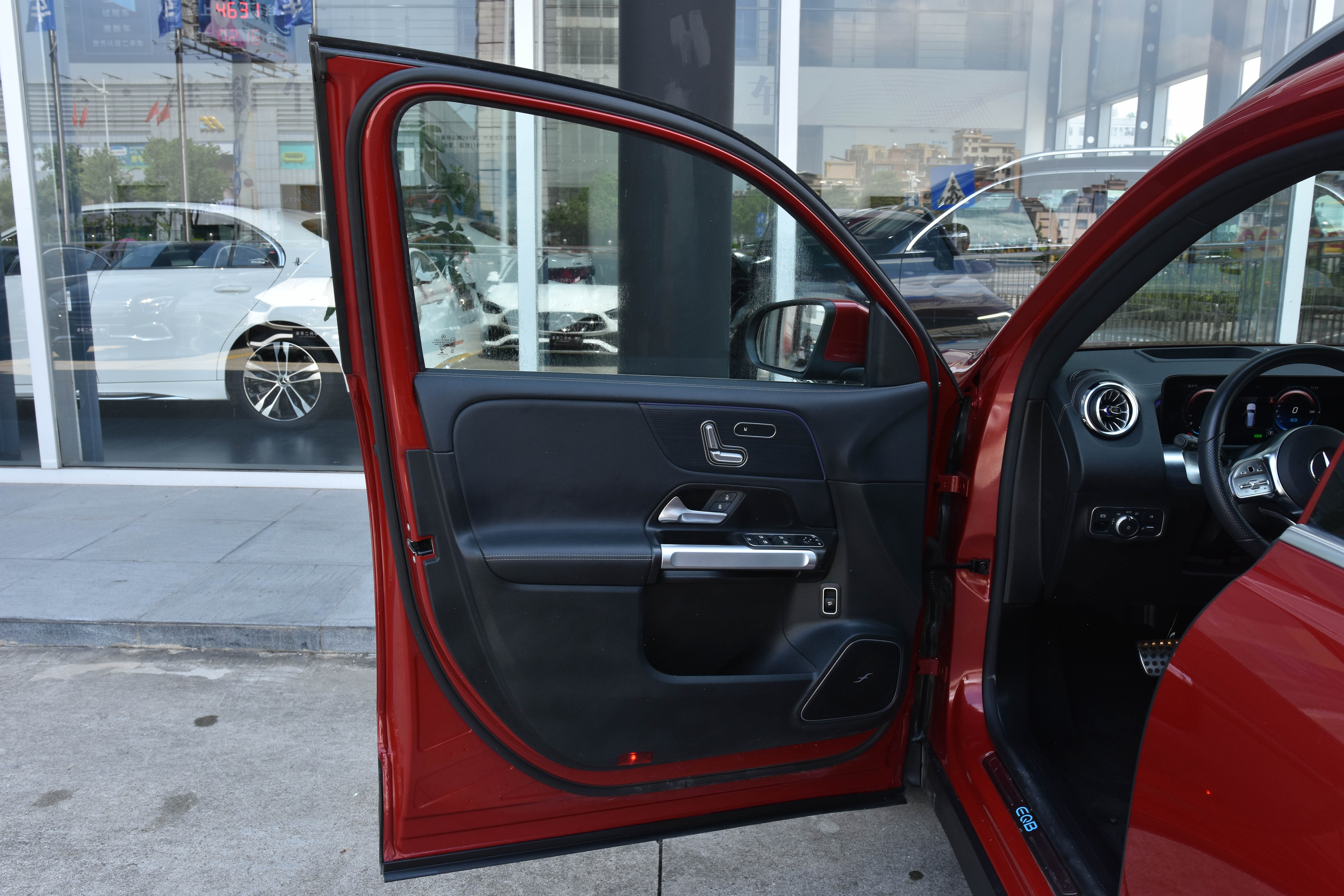 Mercedes-Benz EQB Class 2025 #20 Mercedes-Benz EQB Class 2025 car image #20