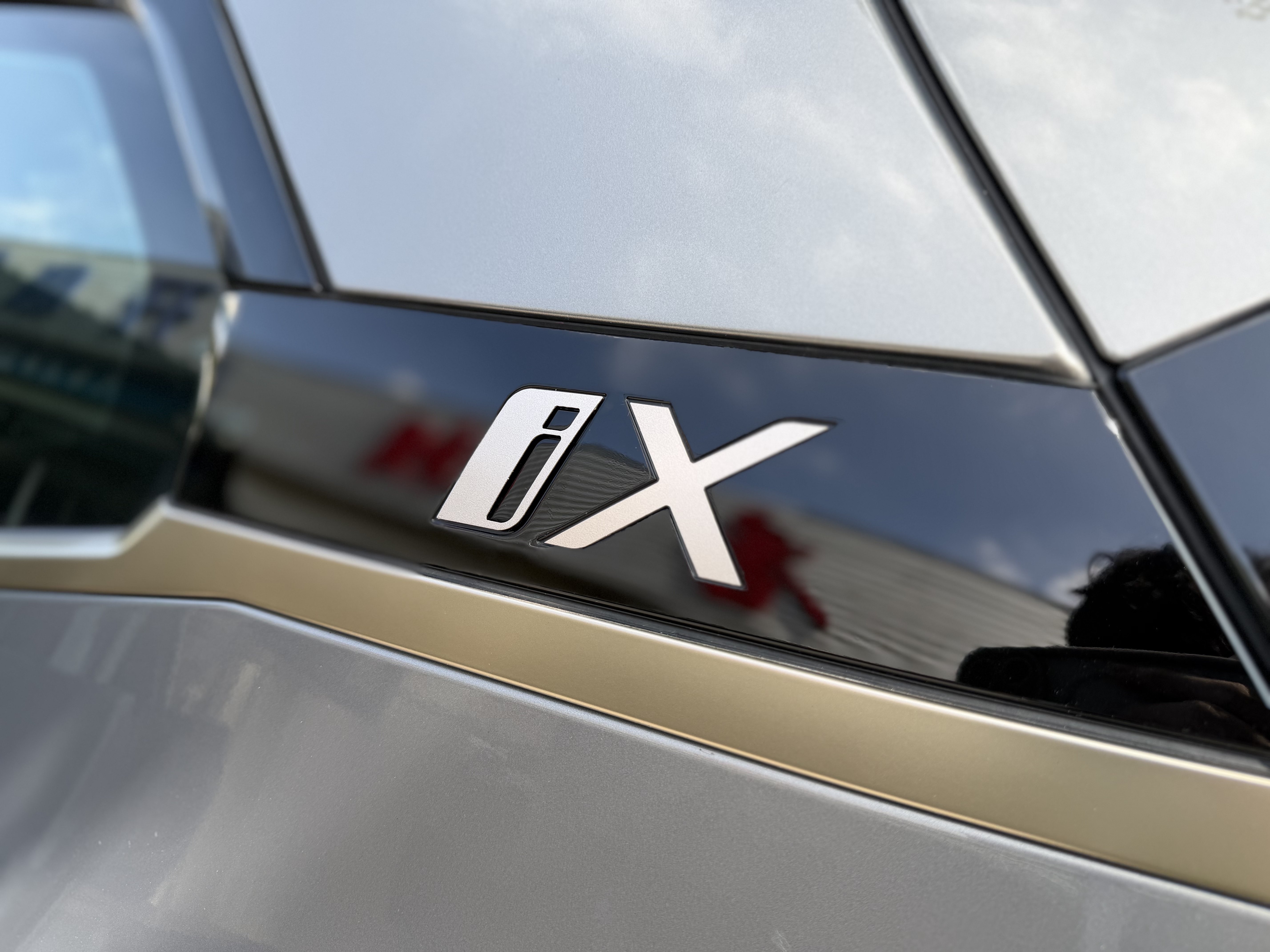 BMW iX M60 2023 car image #20