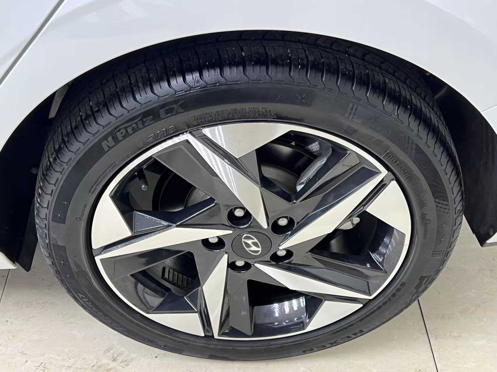 Hyundai Elantra 2022 car image #20