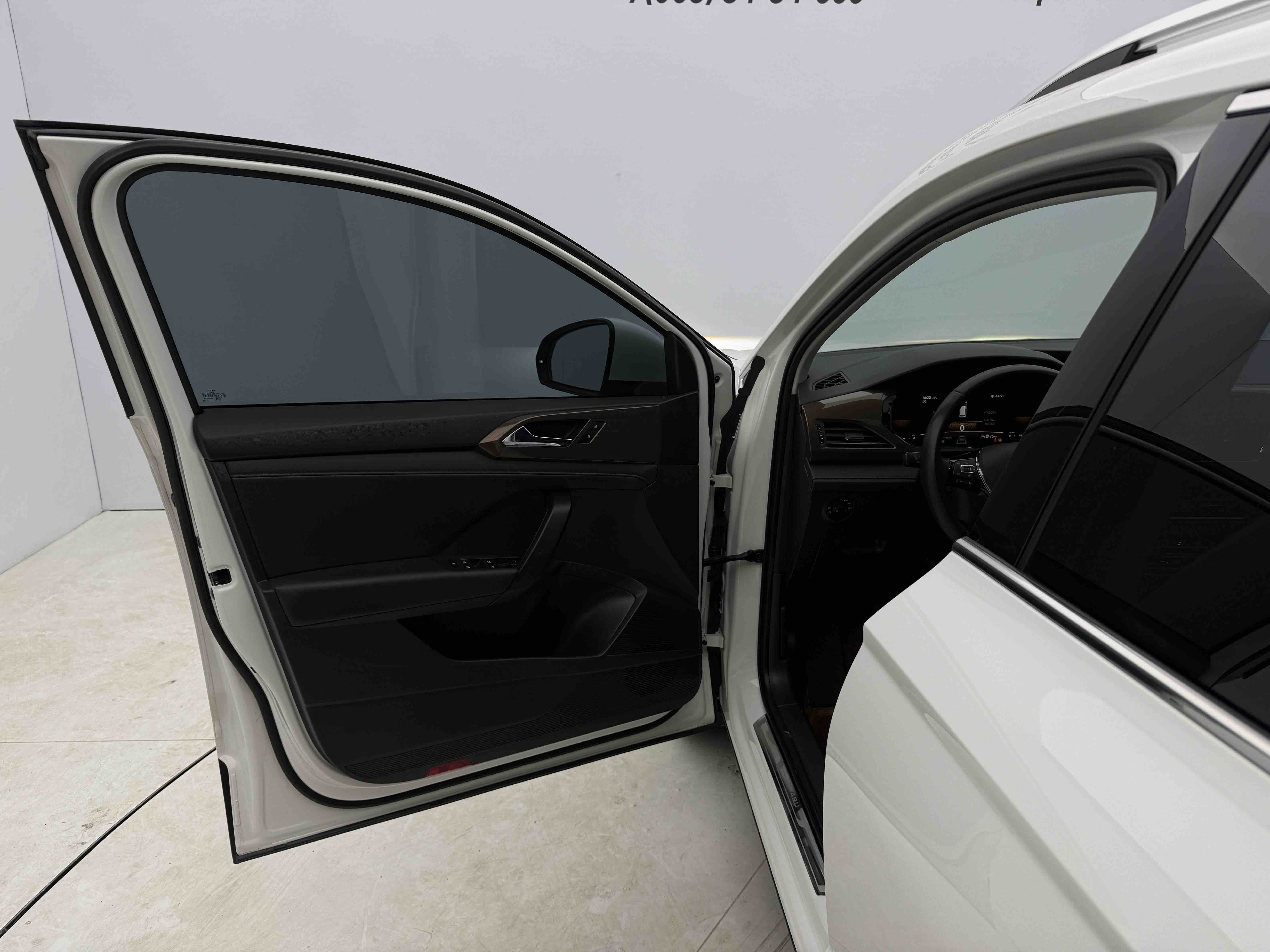 Volkswagen Tharu 2022 immagine di auto #20