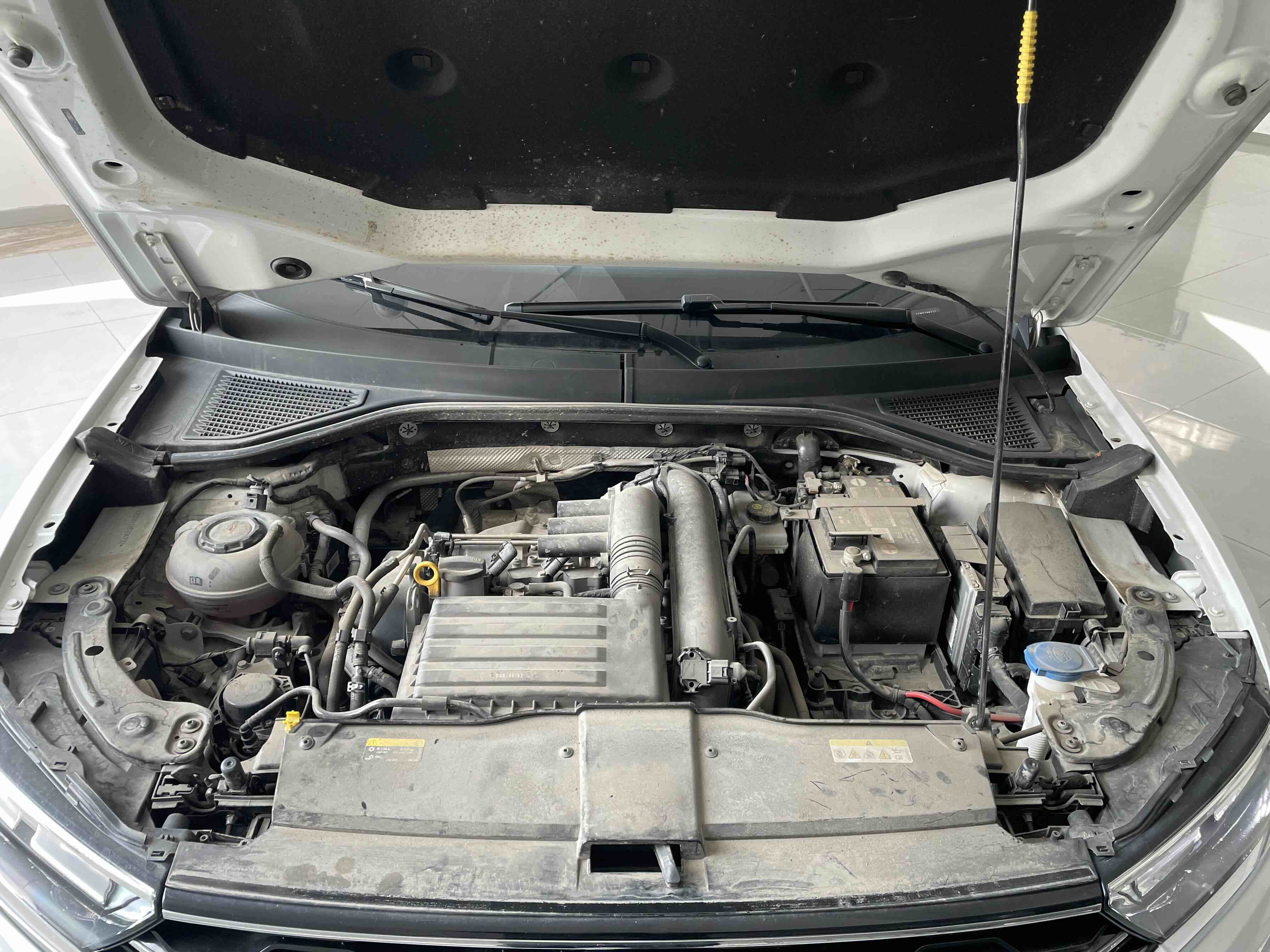 Volkswagen T-Roc 2023 car image #20