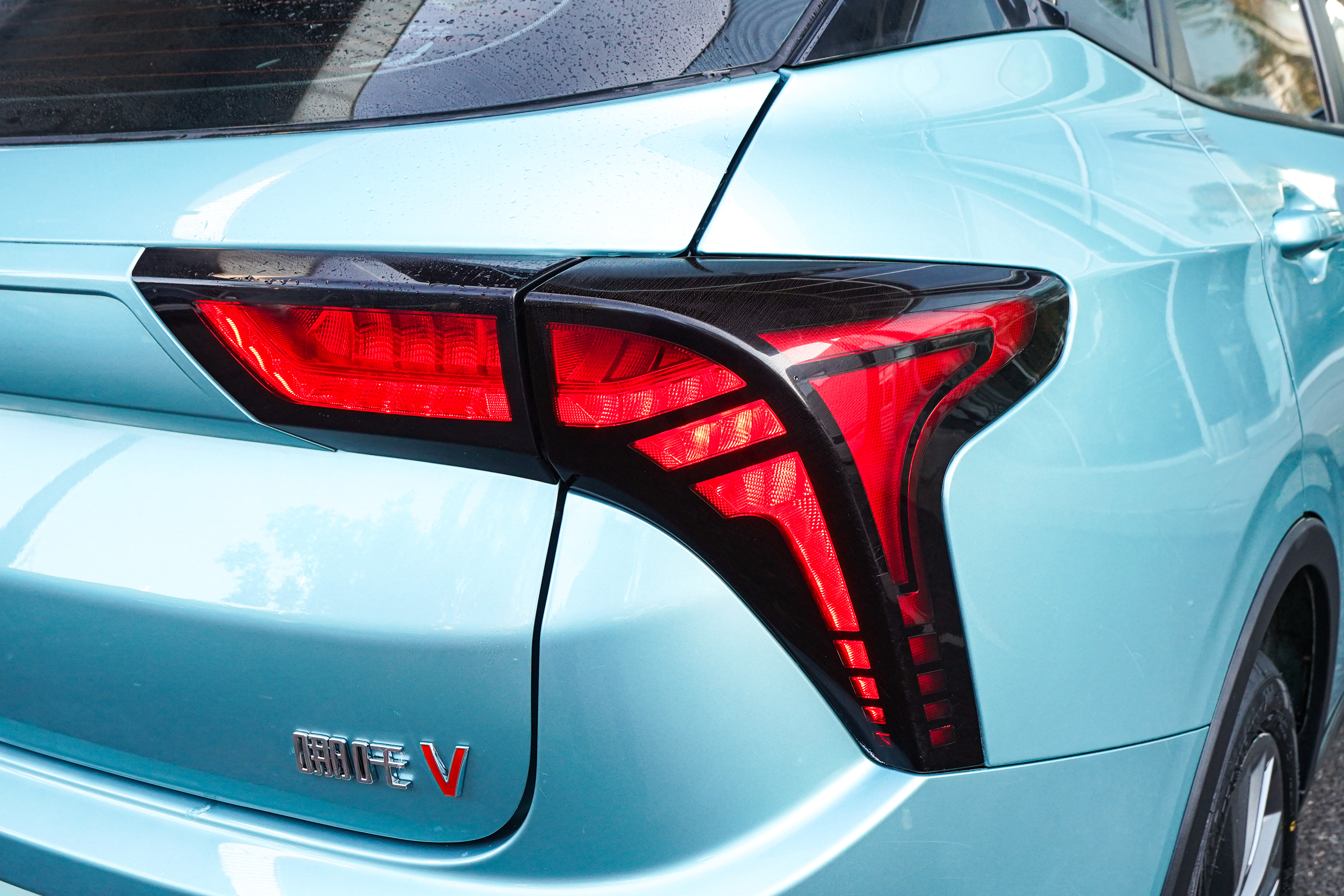 哪吒汽车 哪吒V 2022 #20 哪吒汽车 哪吒V 2022 汽车图片 #20