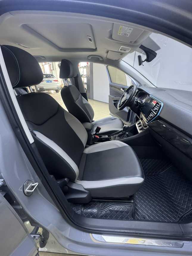 VS5 2023 car image #20