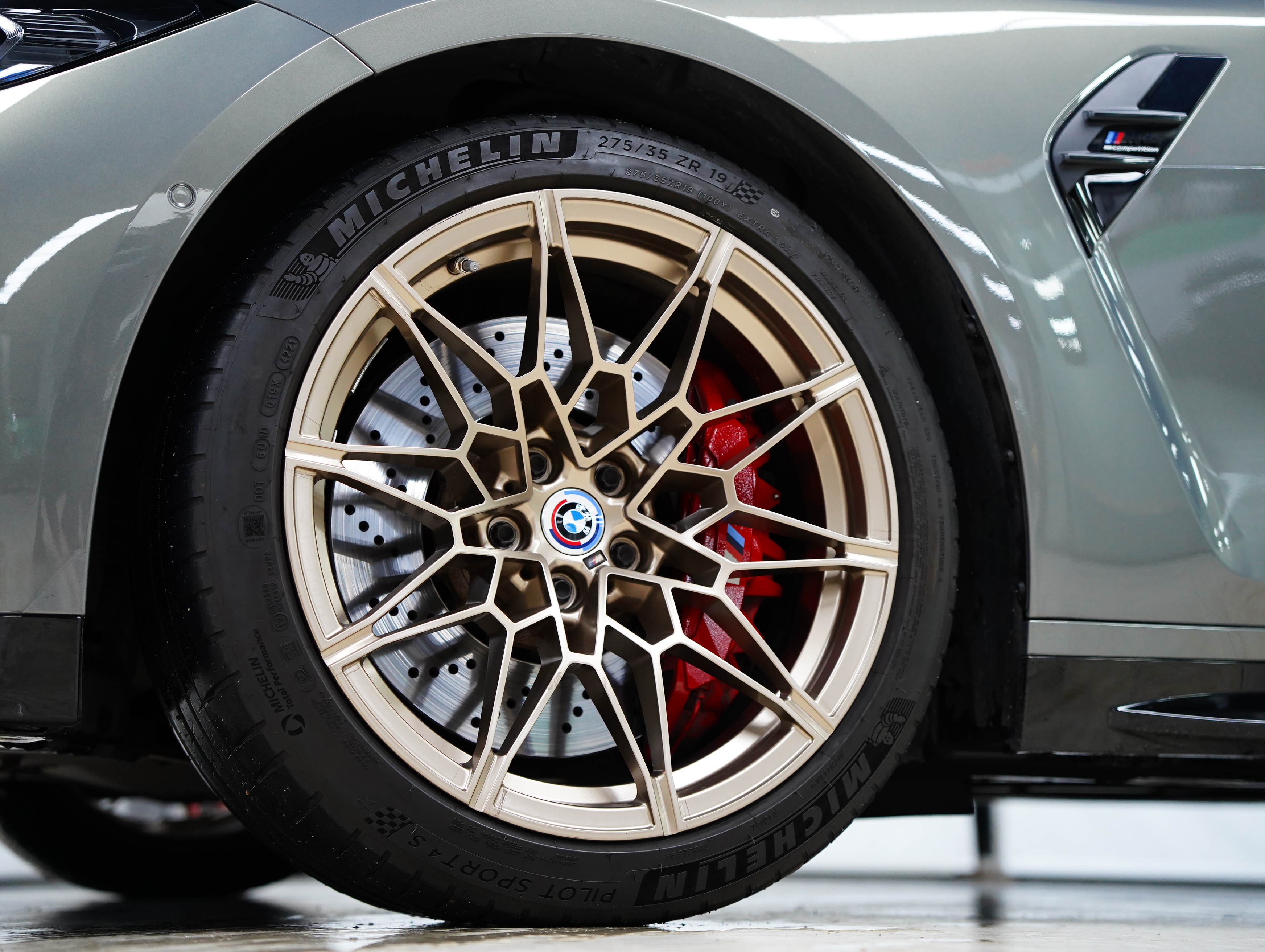 BMW M4 2023 car image #20