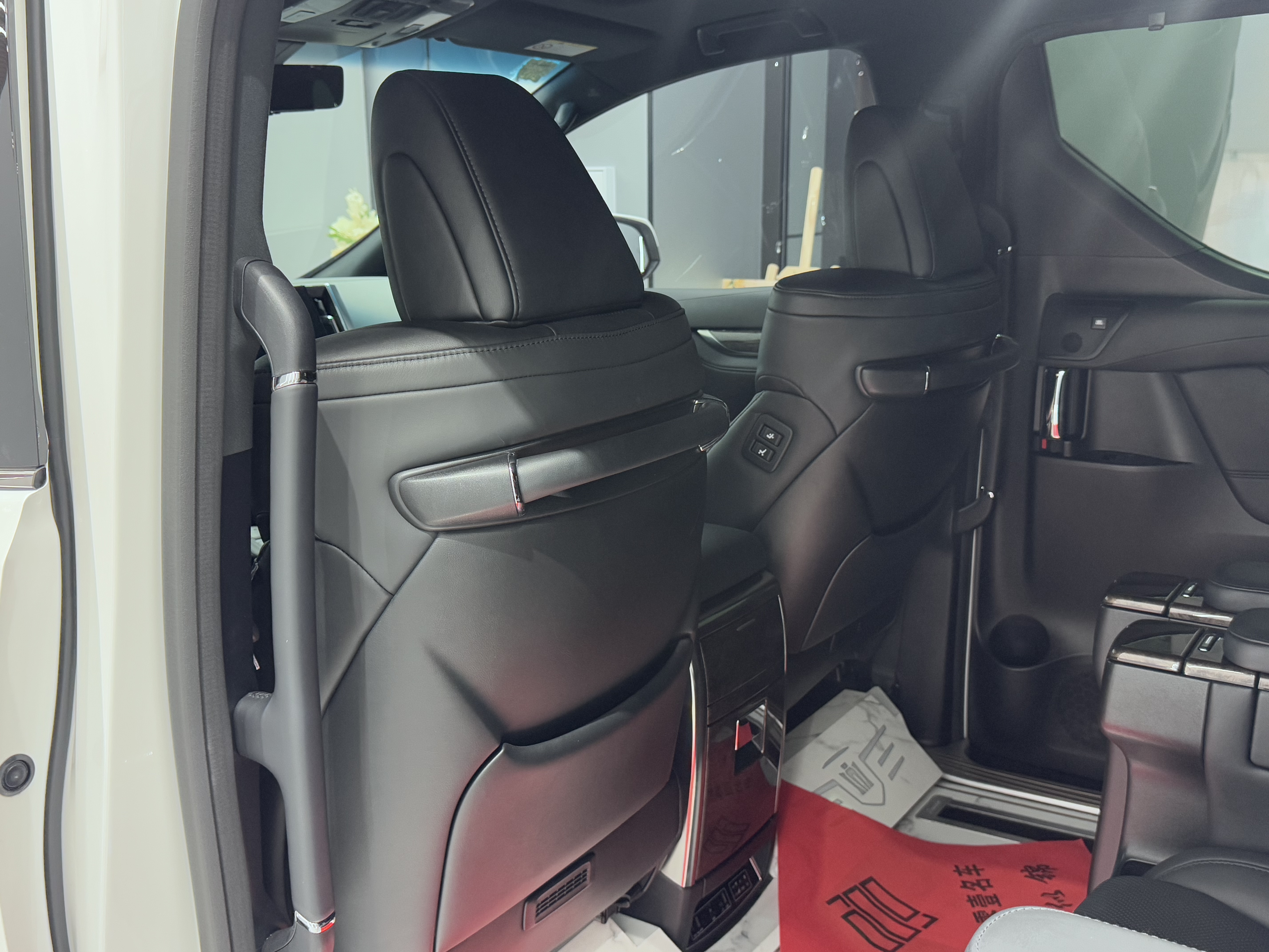 Toyota Vellfire 2023 immagine di auto #20