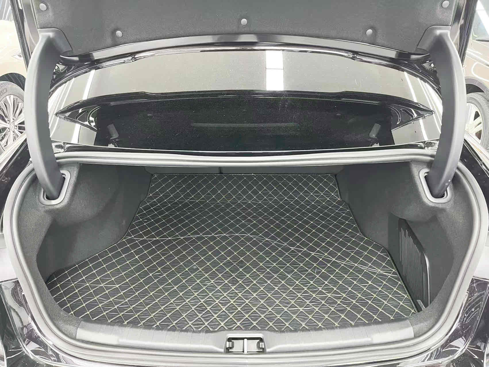 Lynk & Co 03 2024 #20 Lynk & Co 03 2024 car image #20