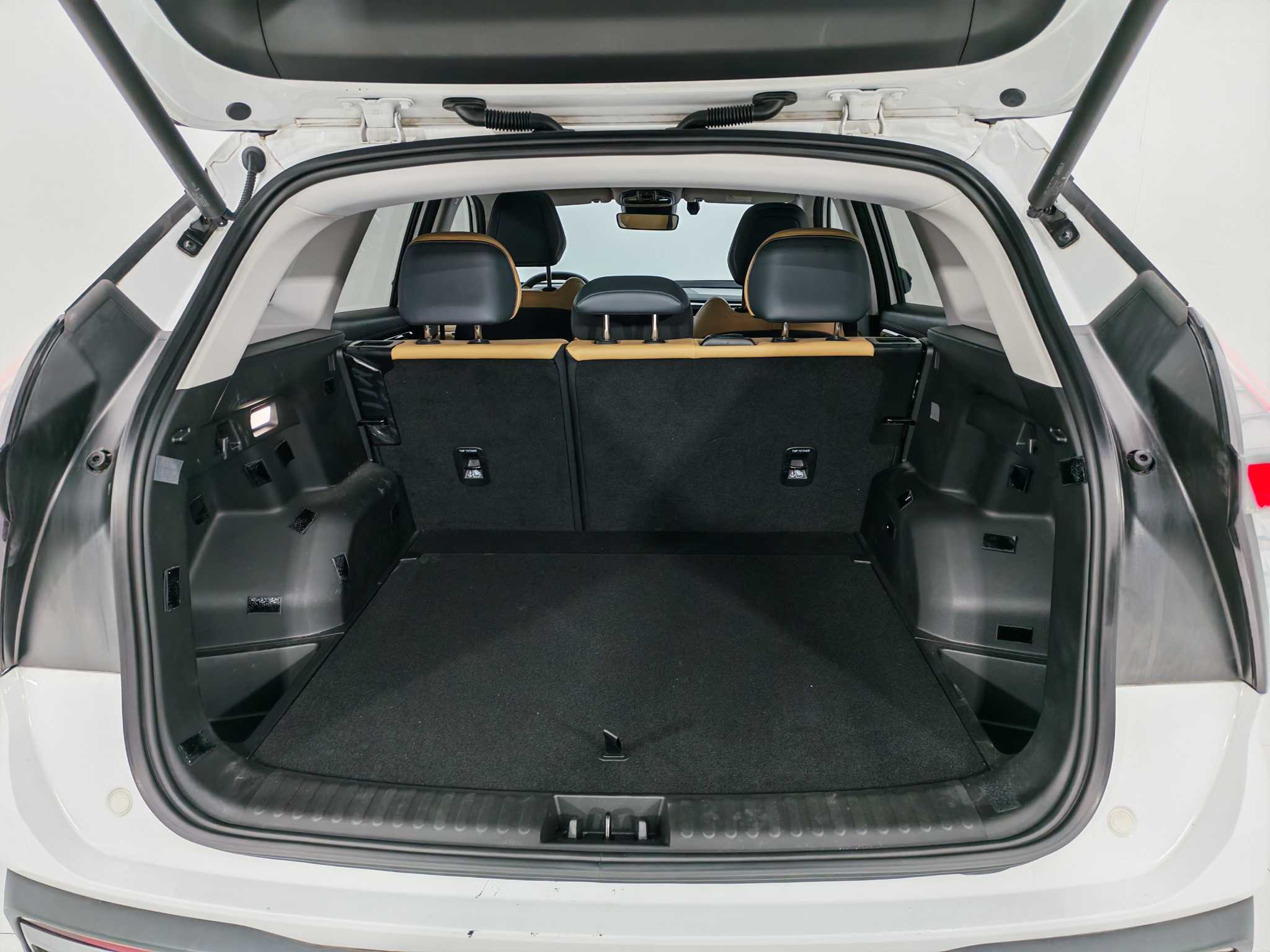 GEELY Boyue L 2024 car image #20